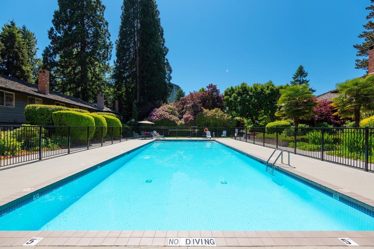 235 Keith Road #810, West Vancouver, BC V7T 1L5