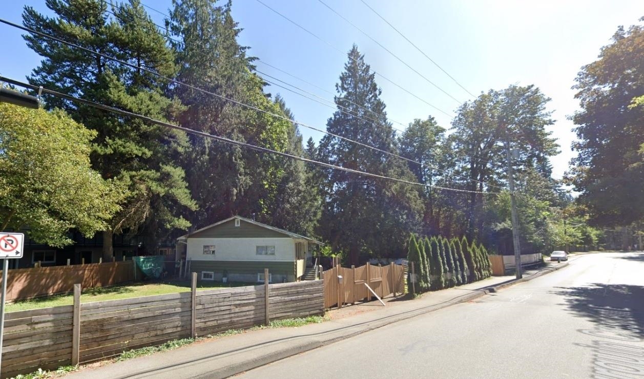 2532 Bourquin Crescent East, Abbotsford, BC V2S 1Y4