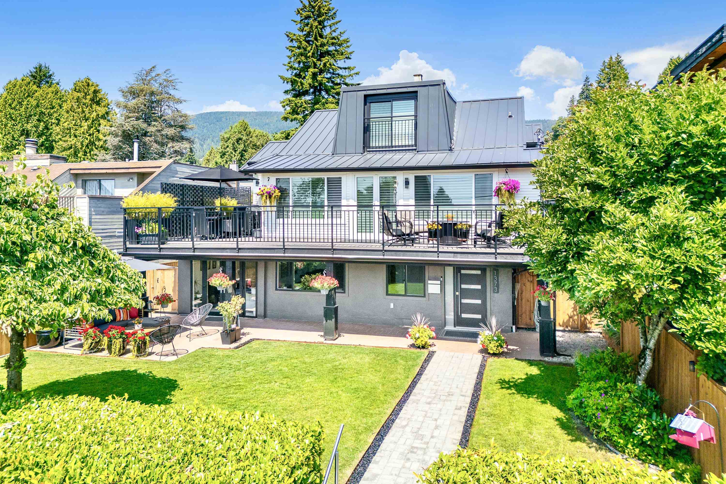 1373 Haywood Avenue, West Vancouver, BC V7T 1V4