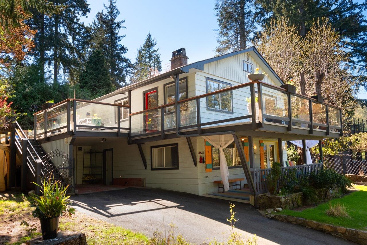 407 Cardena Drive, Bowen Island, BC V0N 1G1