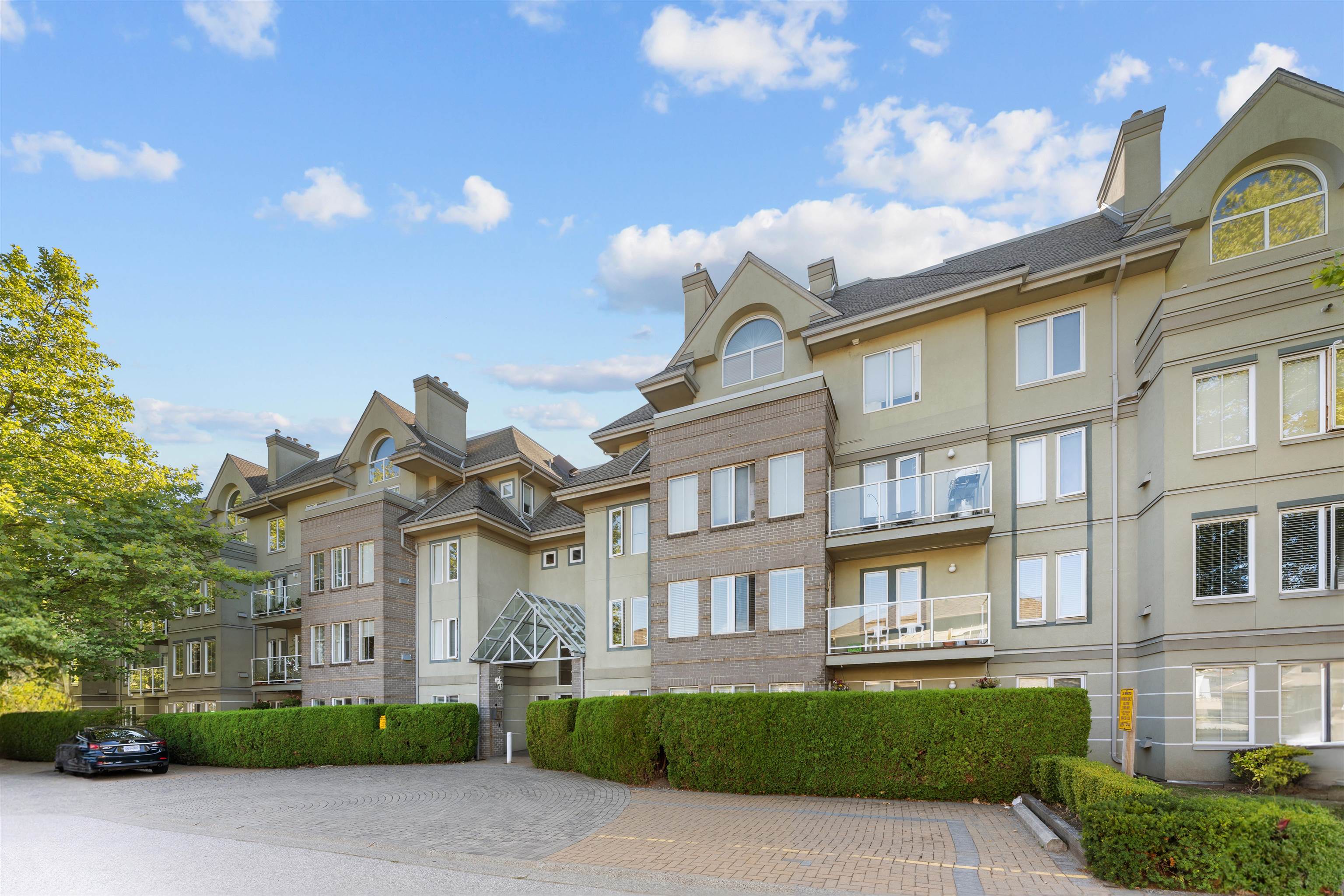 12155 75a Avenue #406, Surrey, BC V3W 1B9