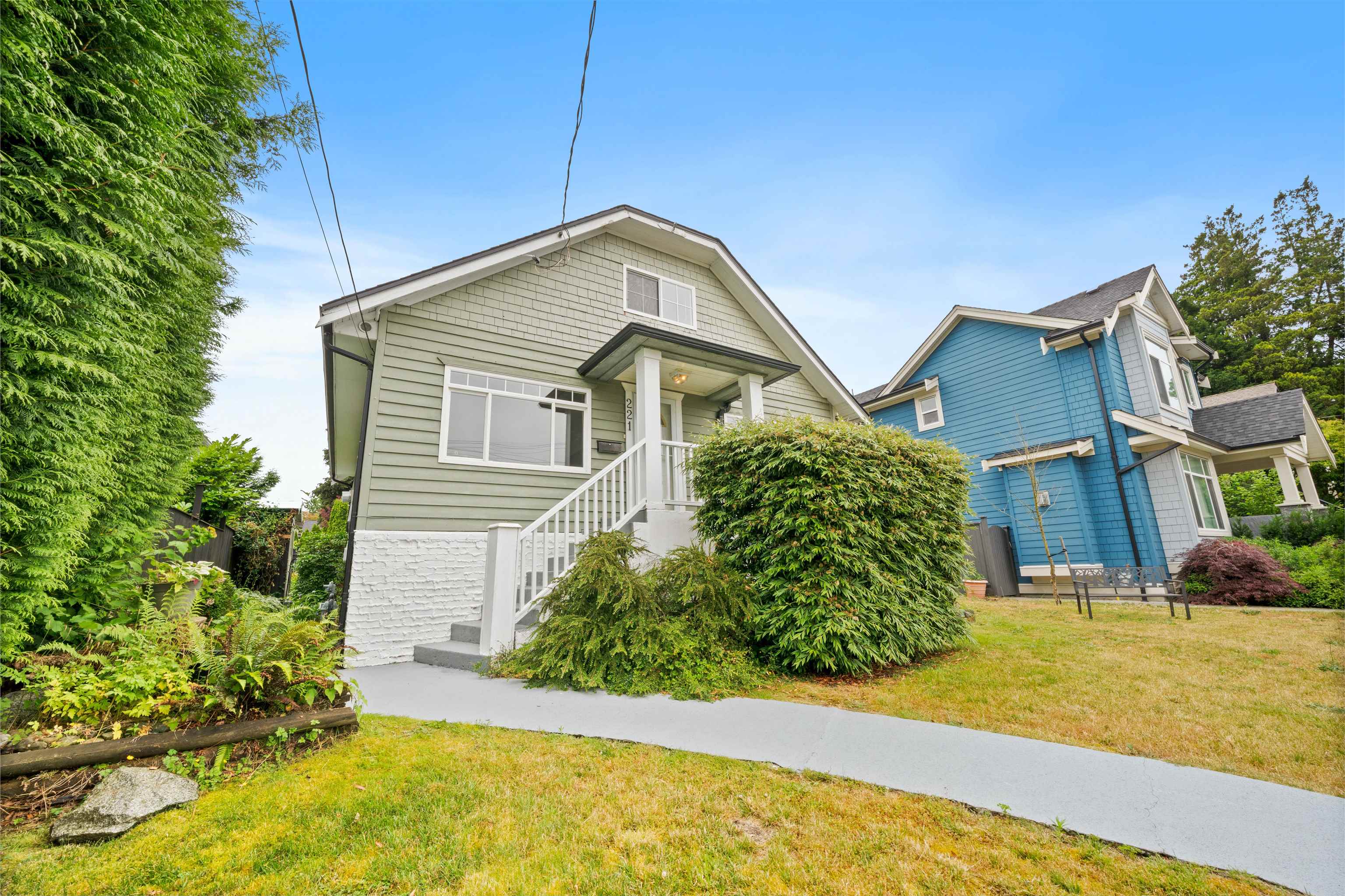 221 Richmond Street, New Westminster, BC V3L 4B5