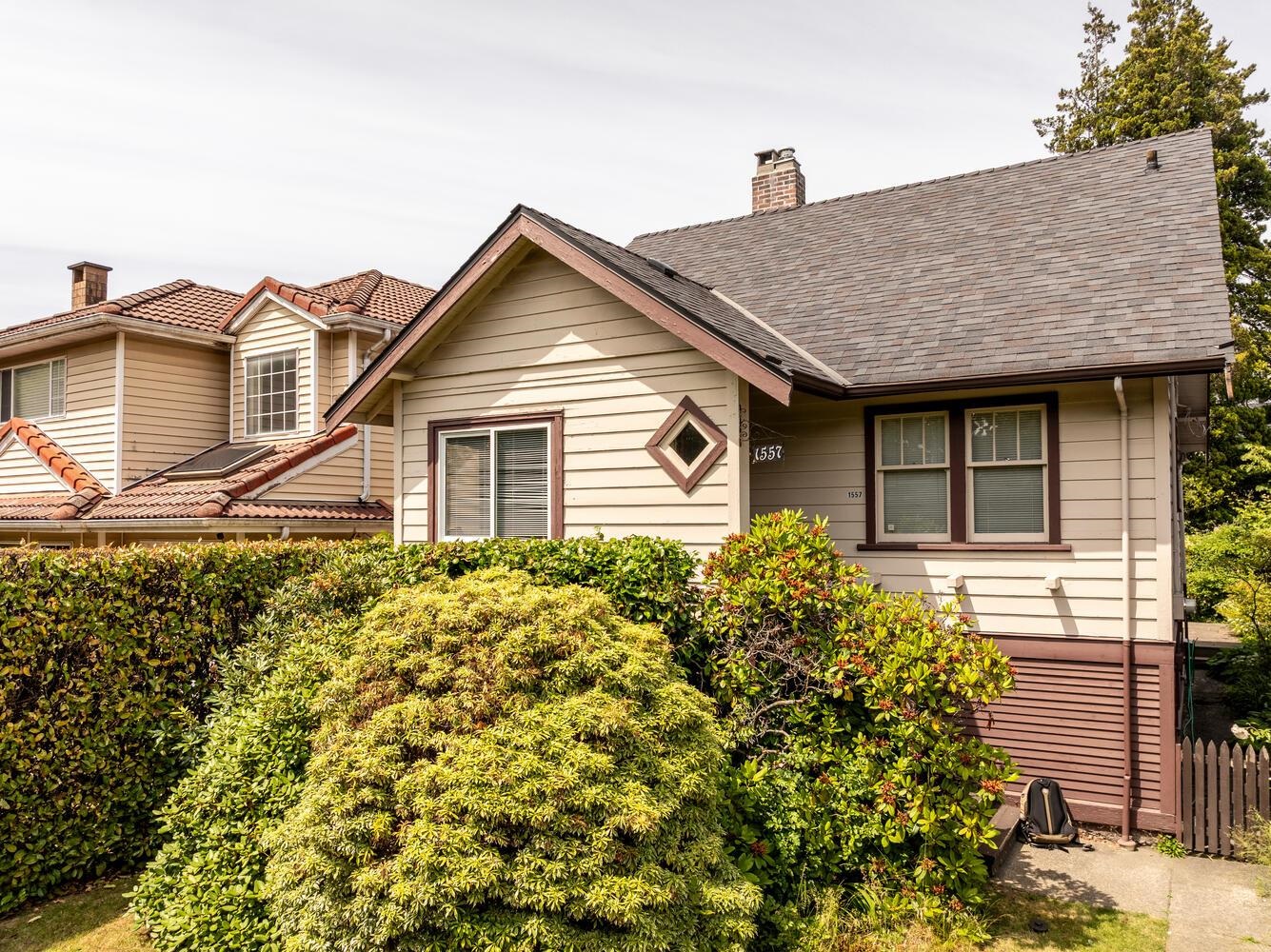 1557 West 68th Avenue, Vancouver, BC V6P 2V4