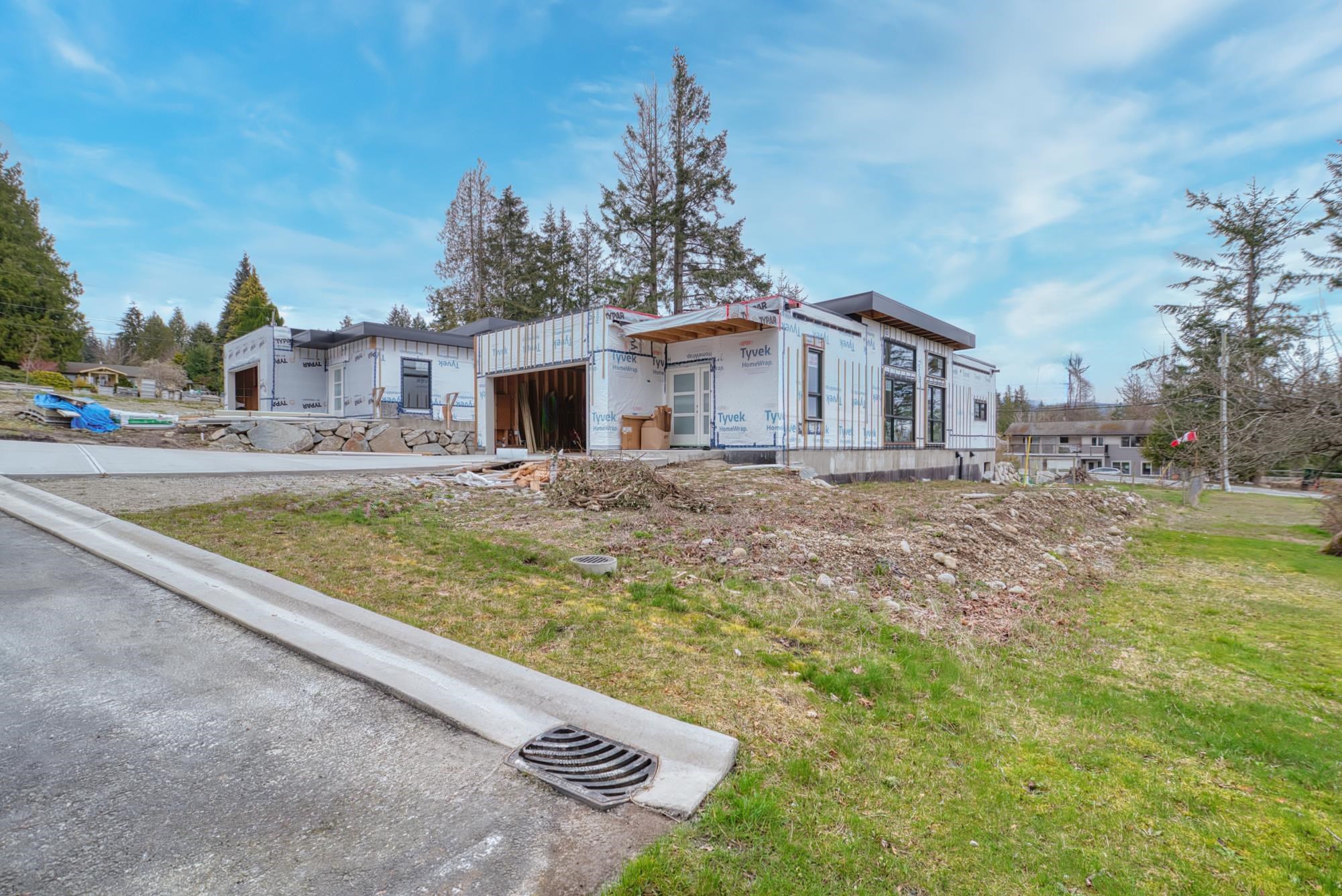 5410 Stellar Way, Sechelt, BC V7Z 0M3