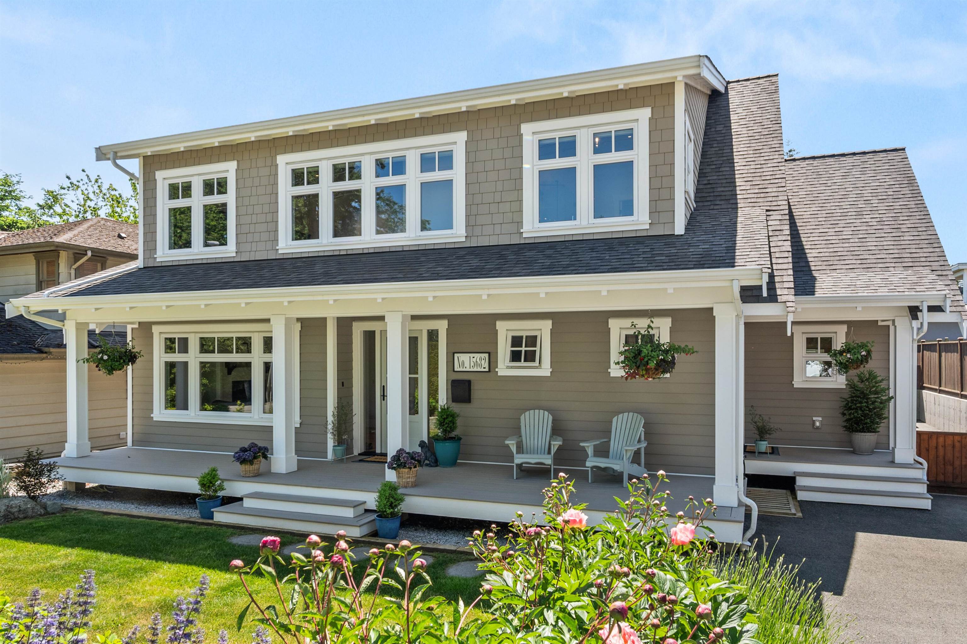 15682 Thrift Avenue, White Rock, BC V4B 2M4