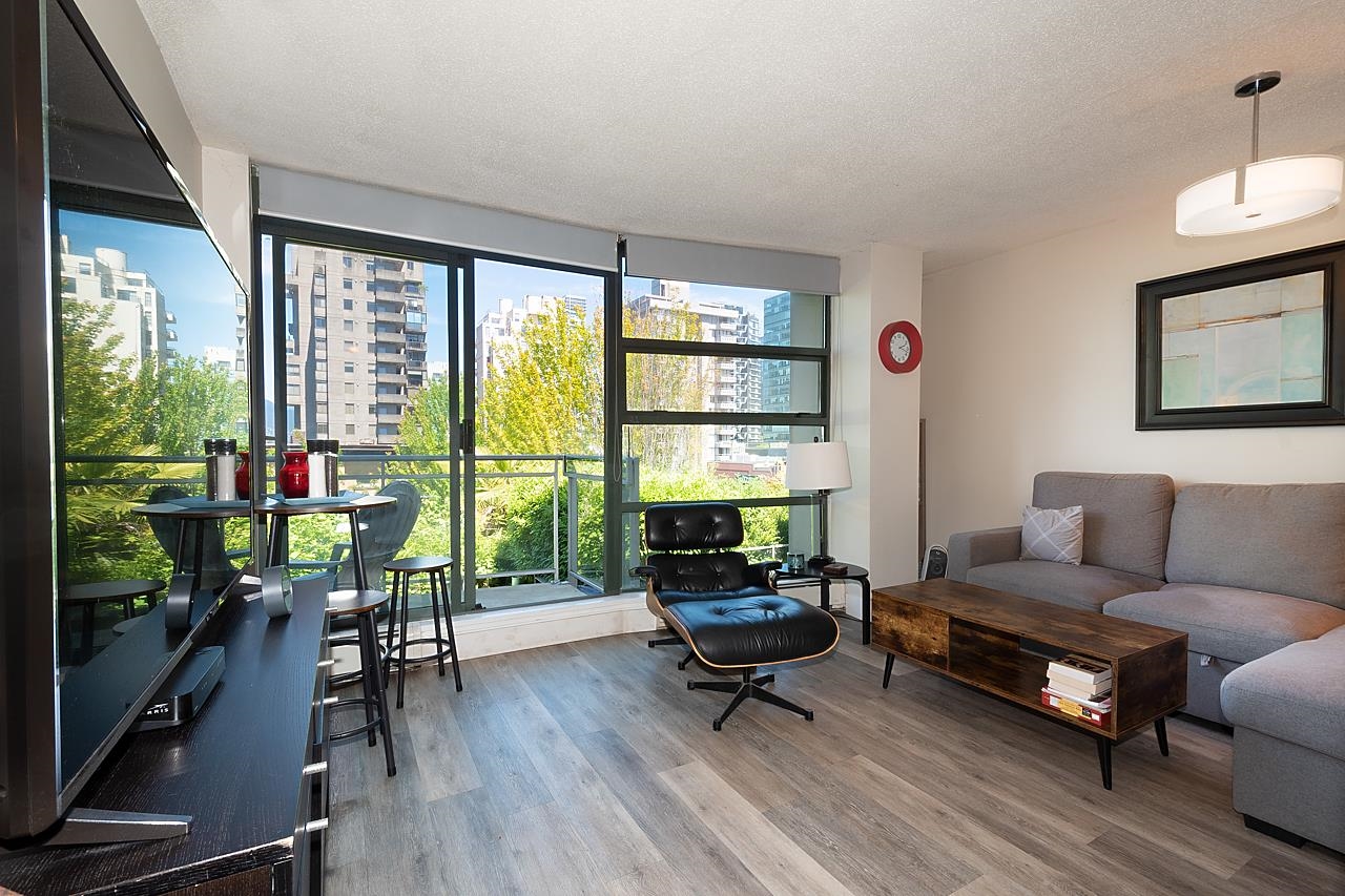 1688 Robson Street #suite 305, Vancouver, BC V6G 1C7