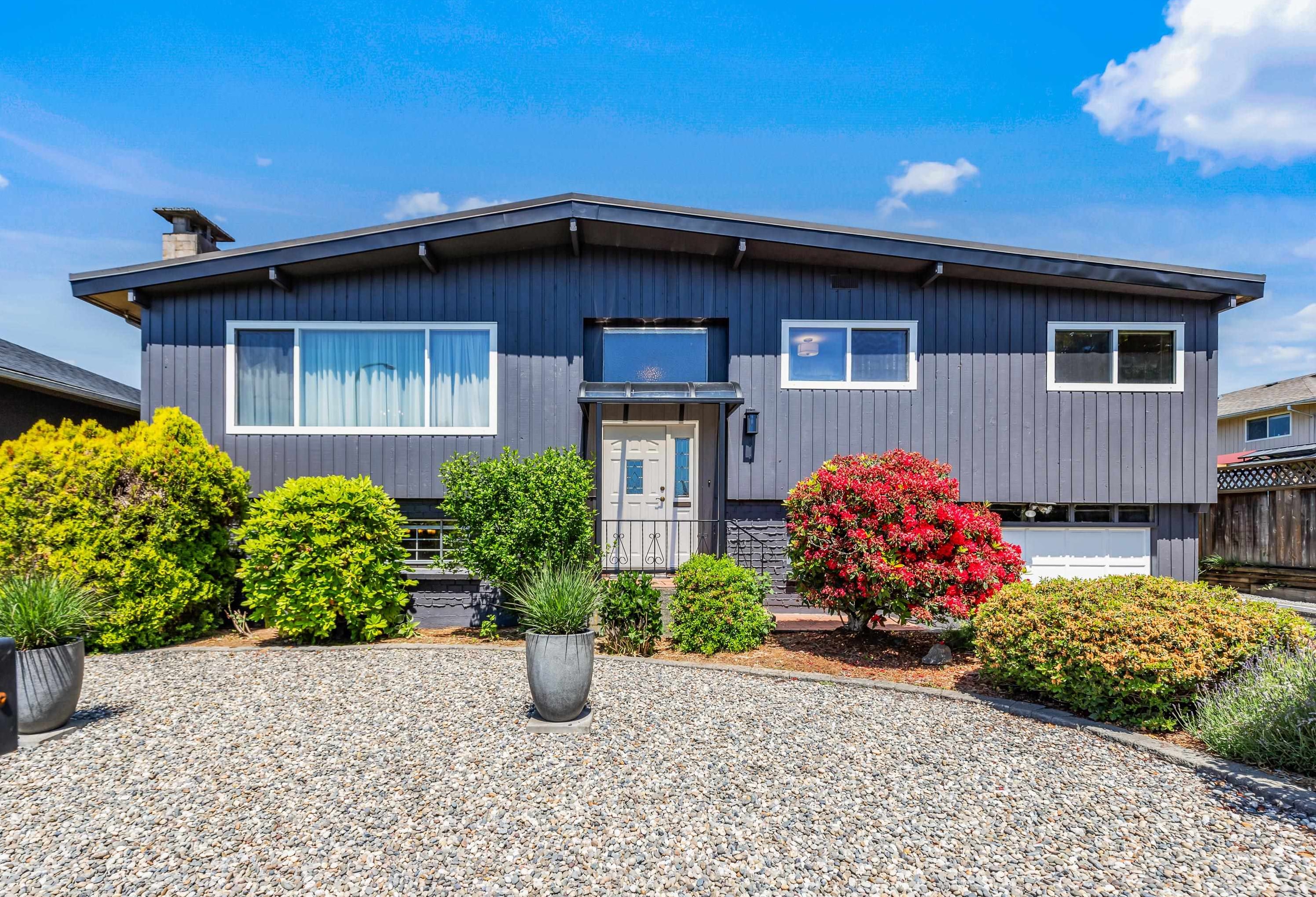 805 Everett Crescent, Burnaby, BC V5A 2N3
