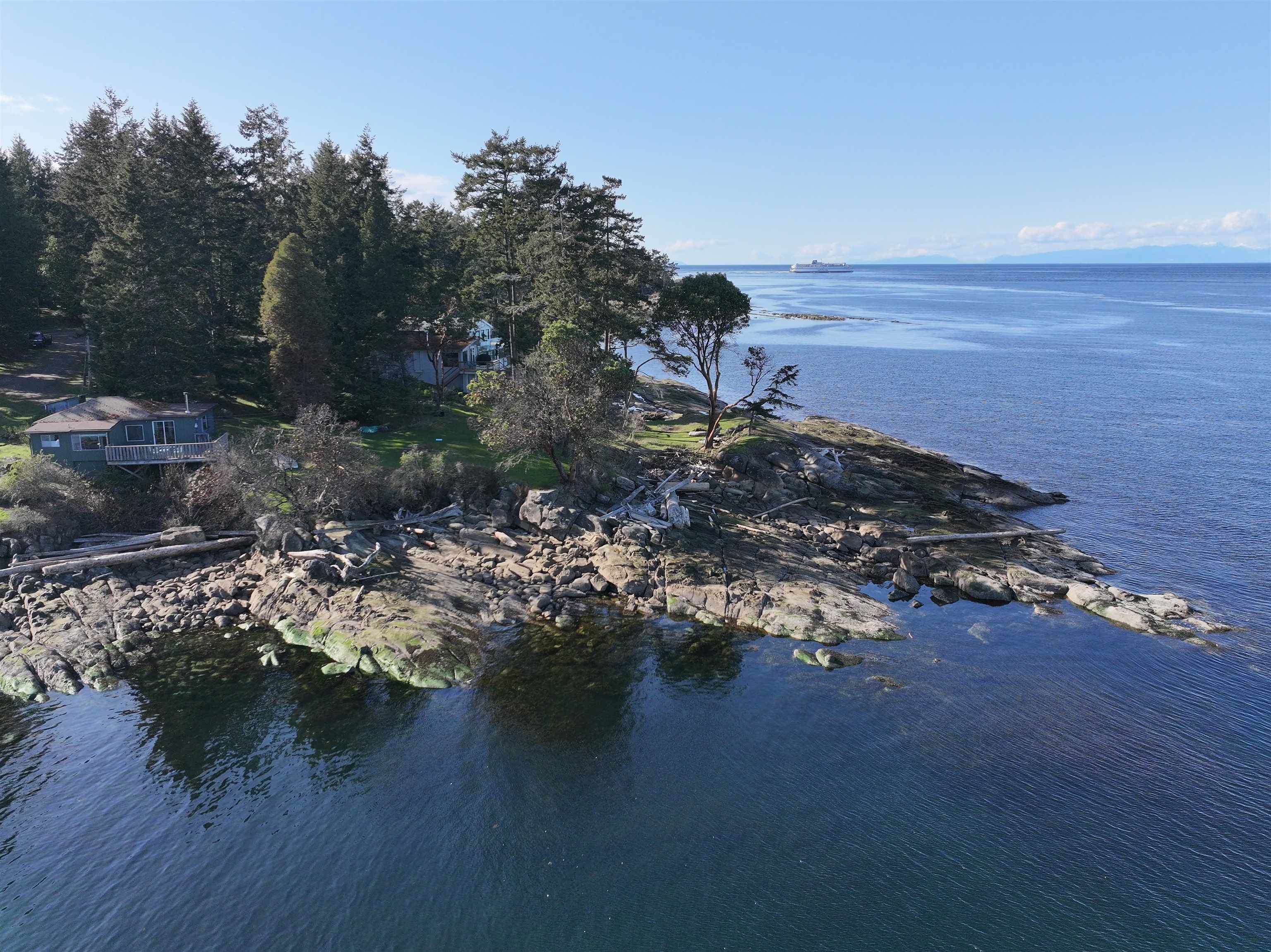581 Bayview Dr, Mayne Island, BC V0N 2J1