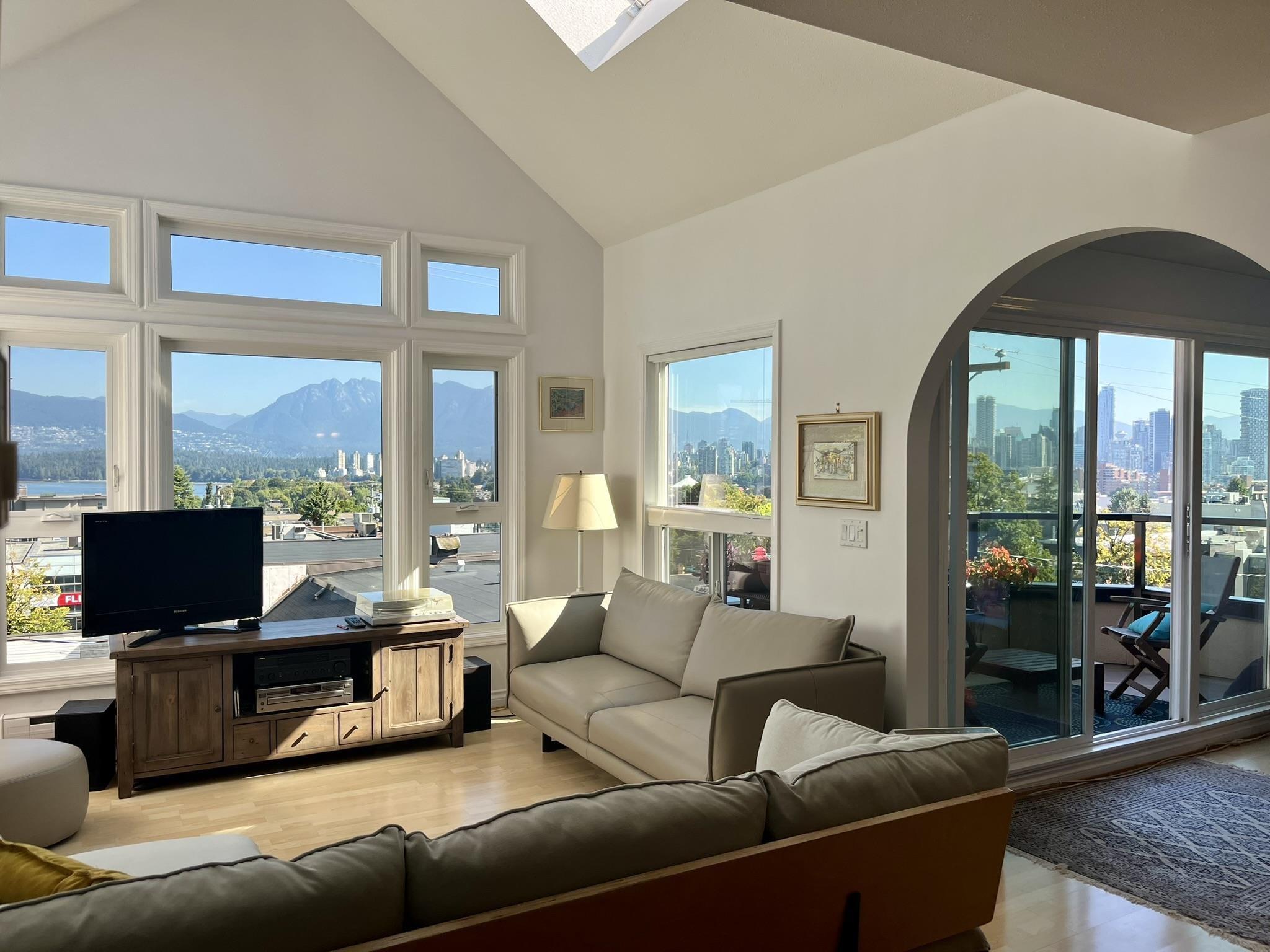 2121 West 5th Avenue #404, Vancouver, BC V6K 1S1