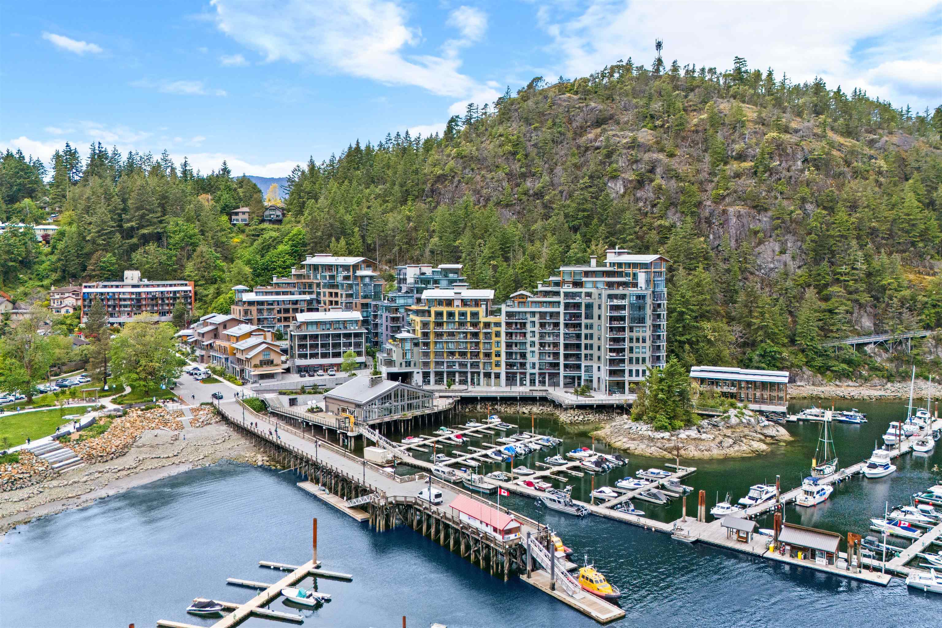 6699 Nelson Avenue #402, West Vancouver, BC V7W 2B2
