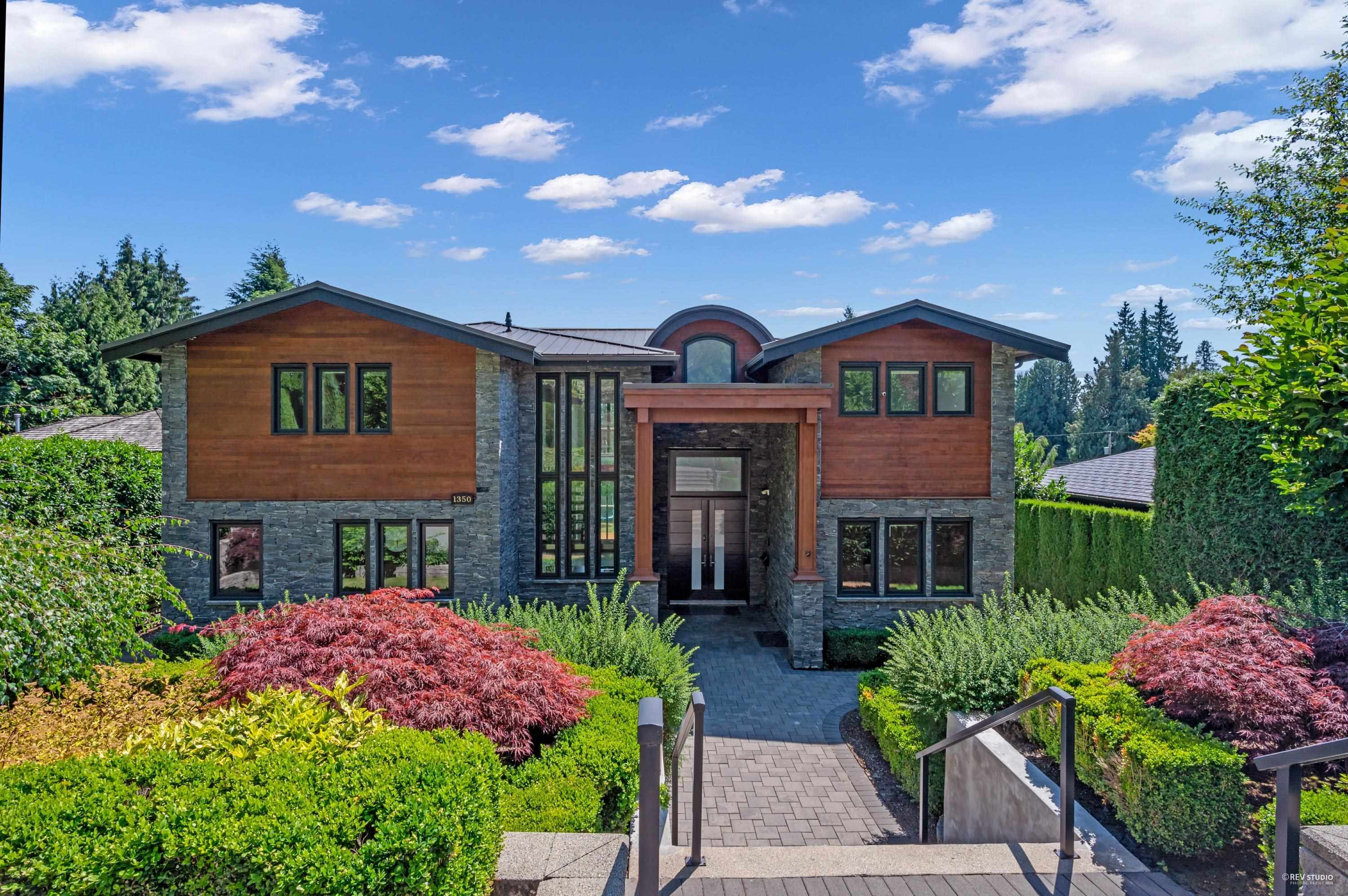1350 Palmerston Avenue, West Vancouver, BC V7T 2H7
