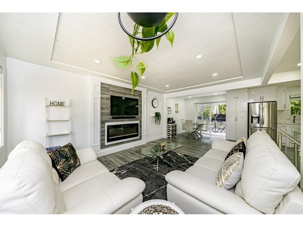 14927 Kew Drive, Surrey, BC V3R 4Y1