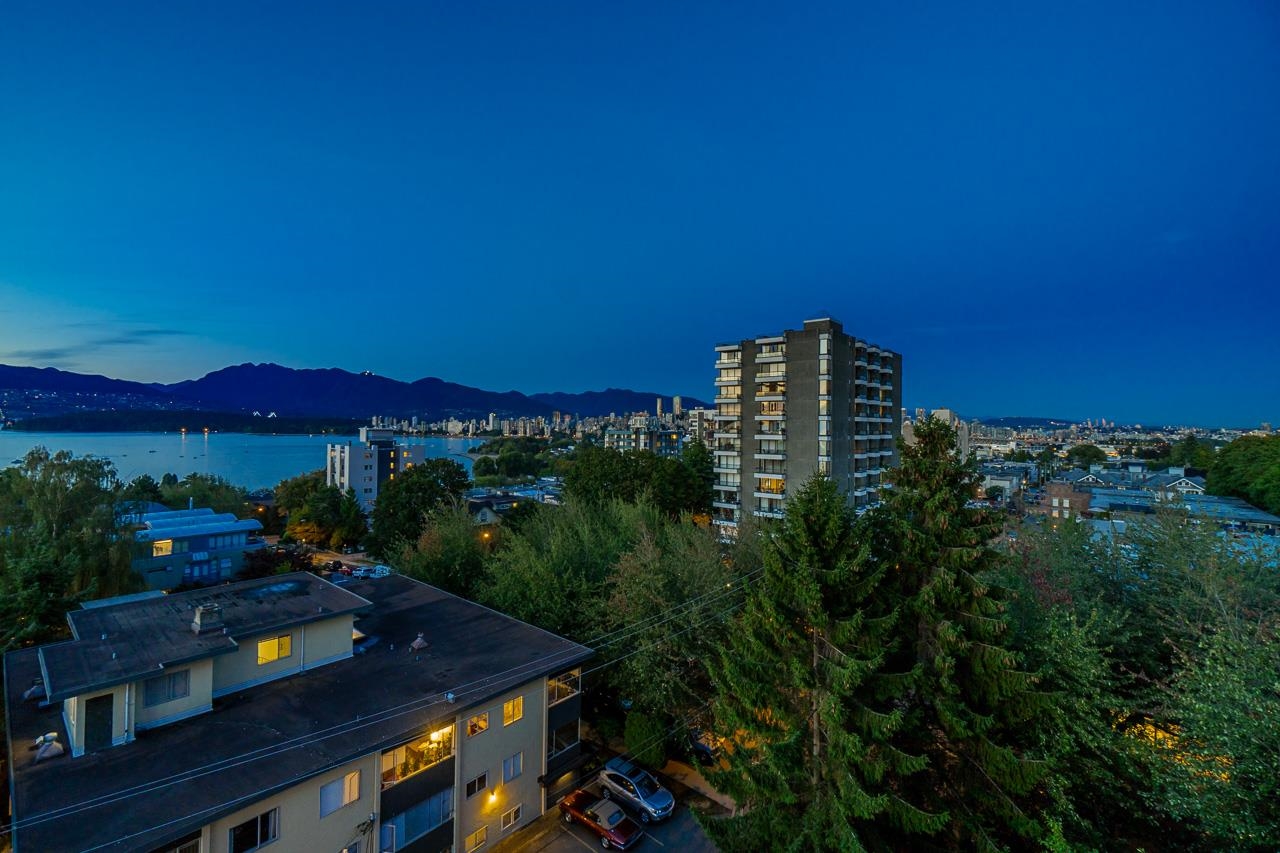 2445 West 3rd Avenue #803, Vancouver, BC V6K 4K6