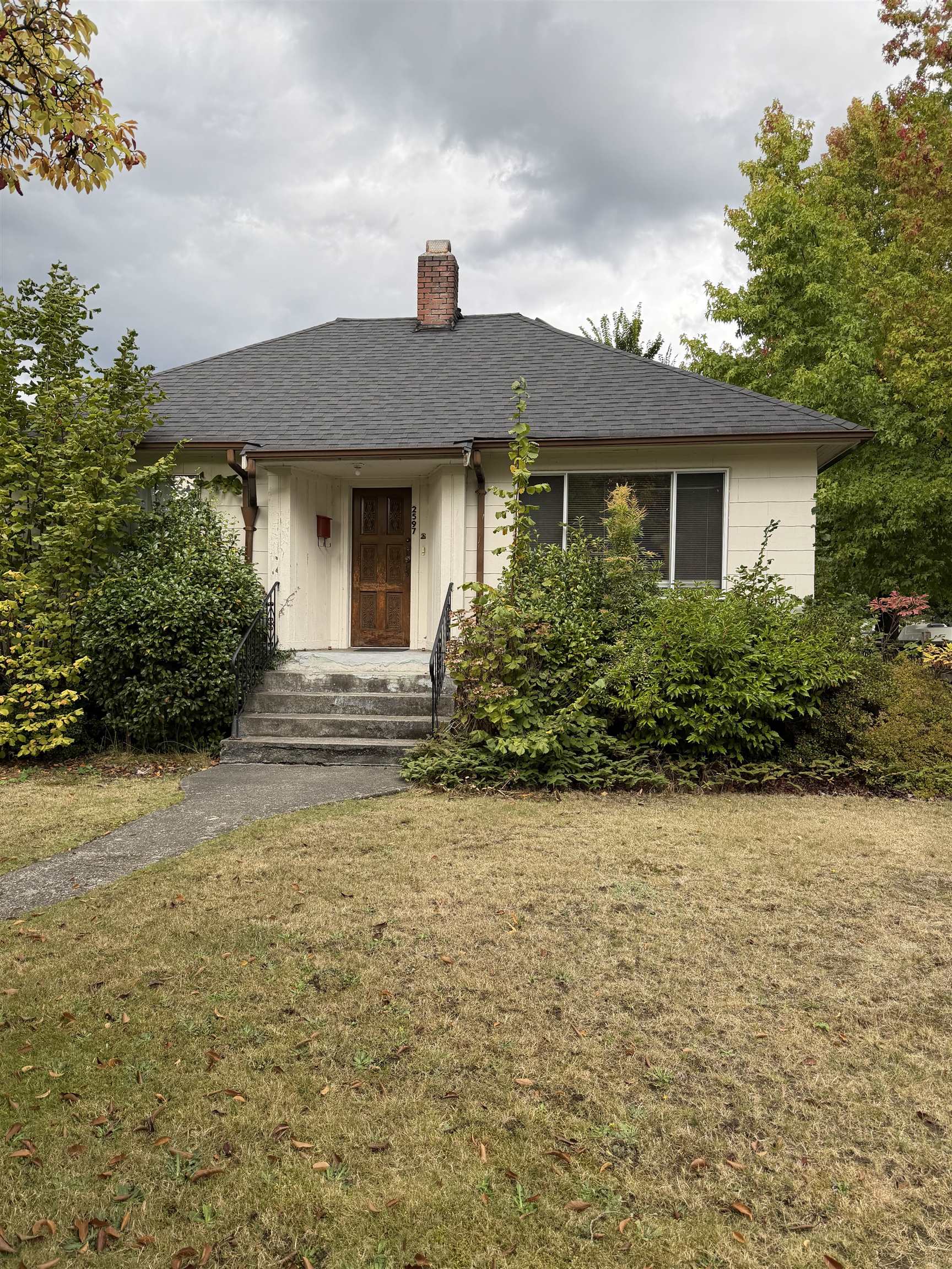 2597 East 4th Avenue, Vancouver, BC V5M 1K2