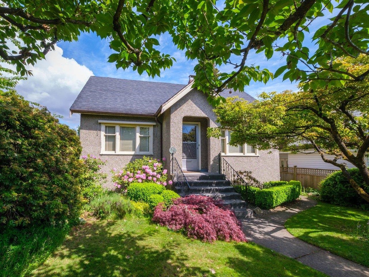 8510 Montcalm Street, Vancouver, BC V6P 4P7