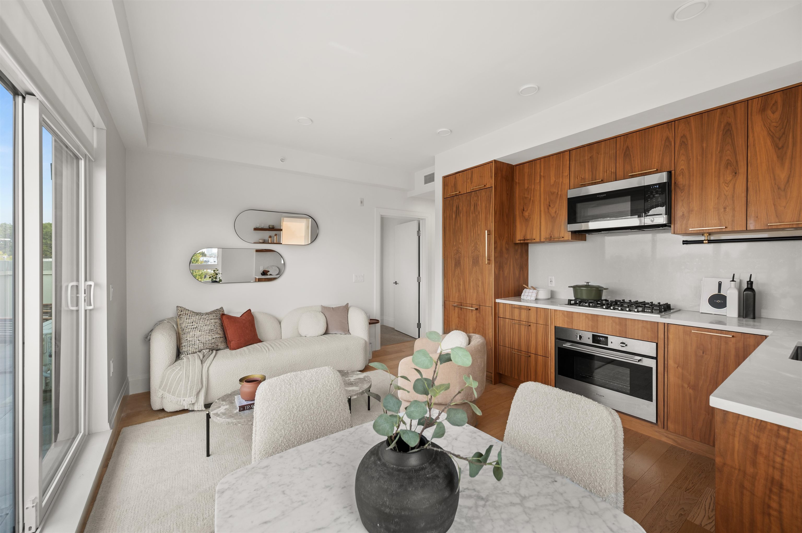 2550 Garden Drive #406, Vancouver, BC V5N 4X6