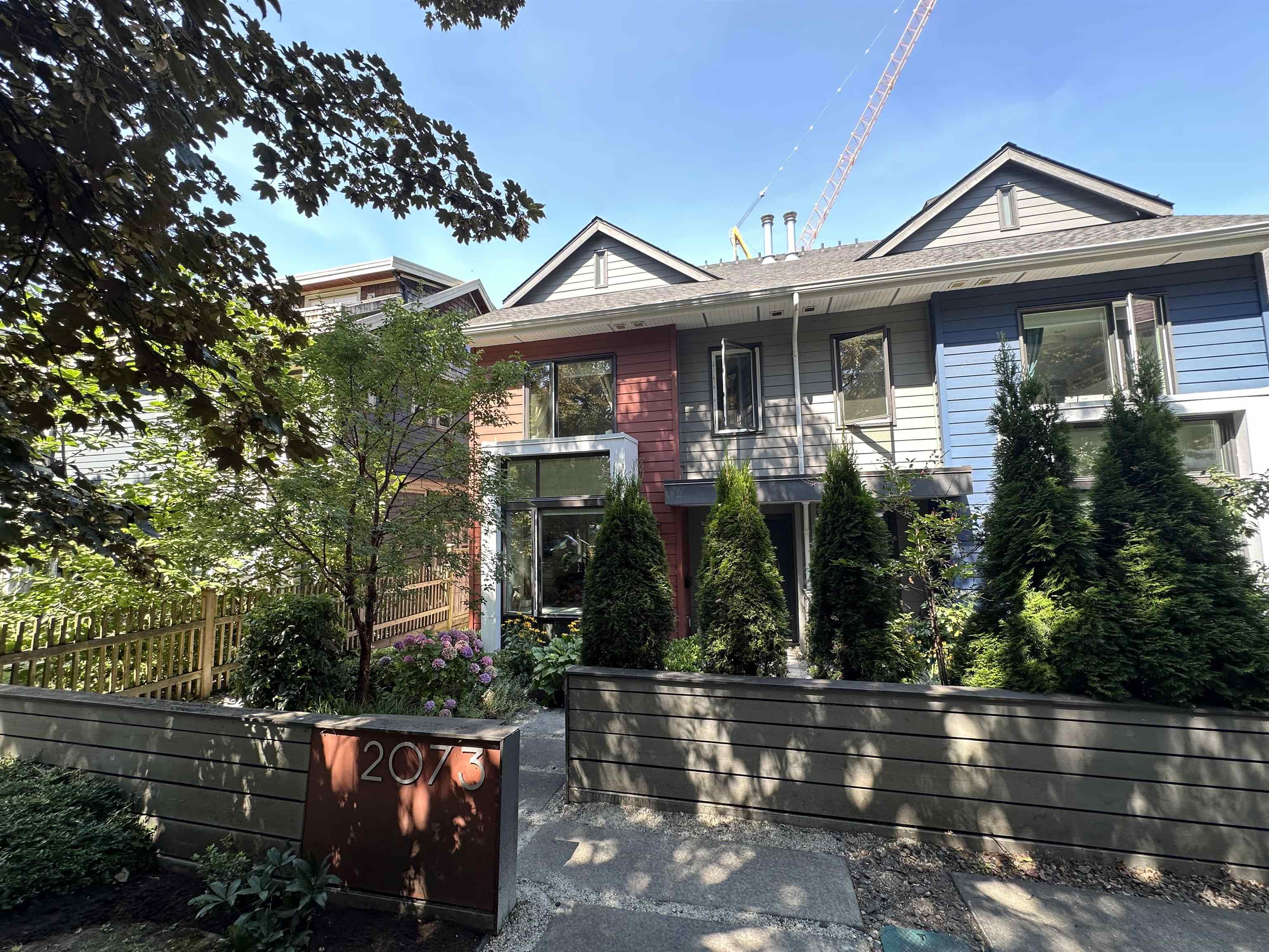 2073 East Pender Street, Vancouver, BC V5L 1X1