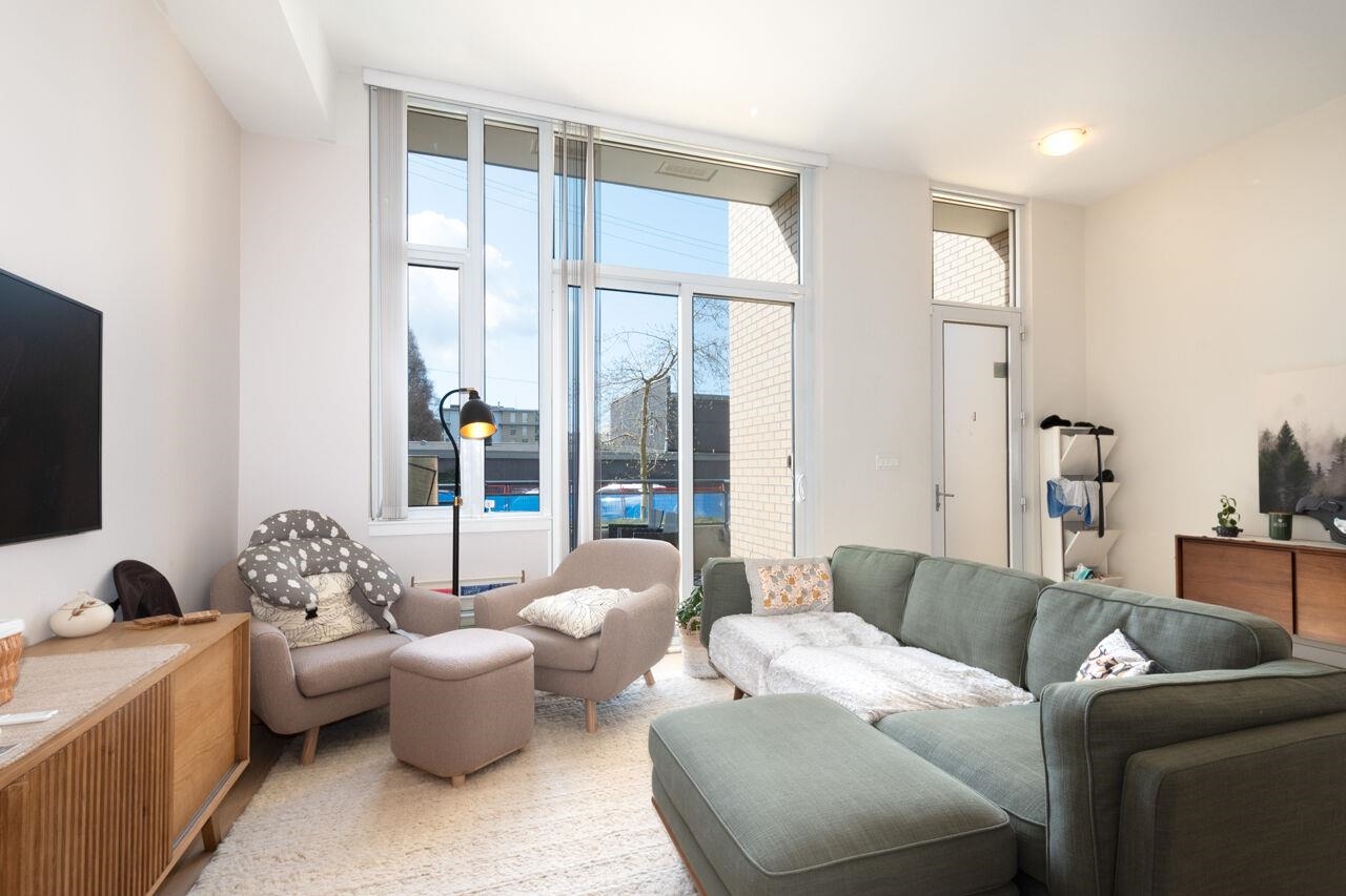 2063 West 10th Avenue, Vancouver, BC V6J 0H1