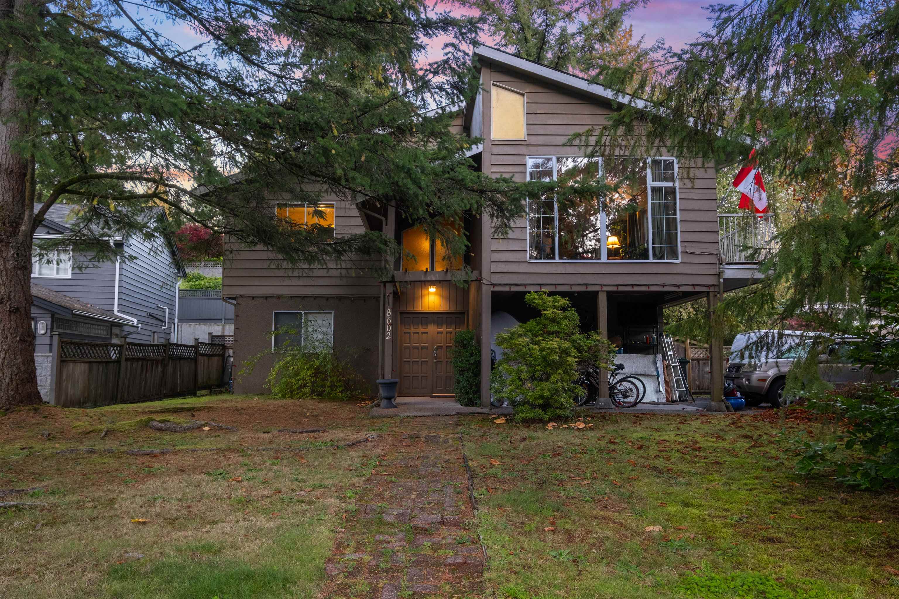 3602 3602 Regent Avenue, North Vancouver, BC V7N 2C2