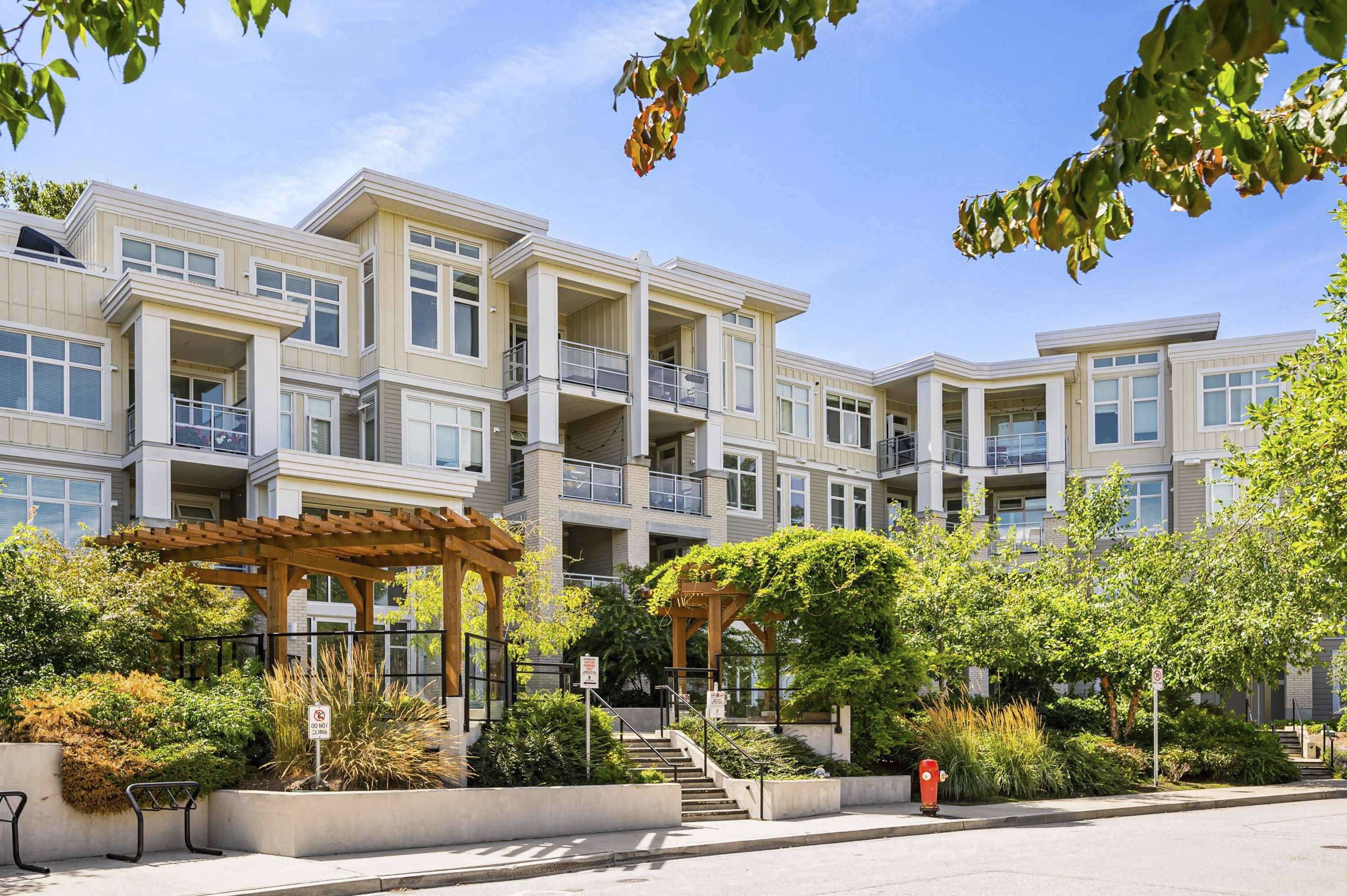 15436 31st Avenue #420, Surrey, BC V3Z 1H3
