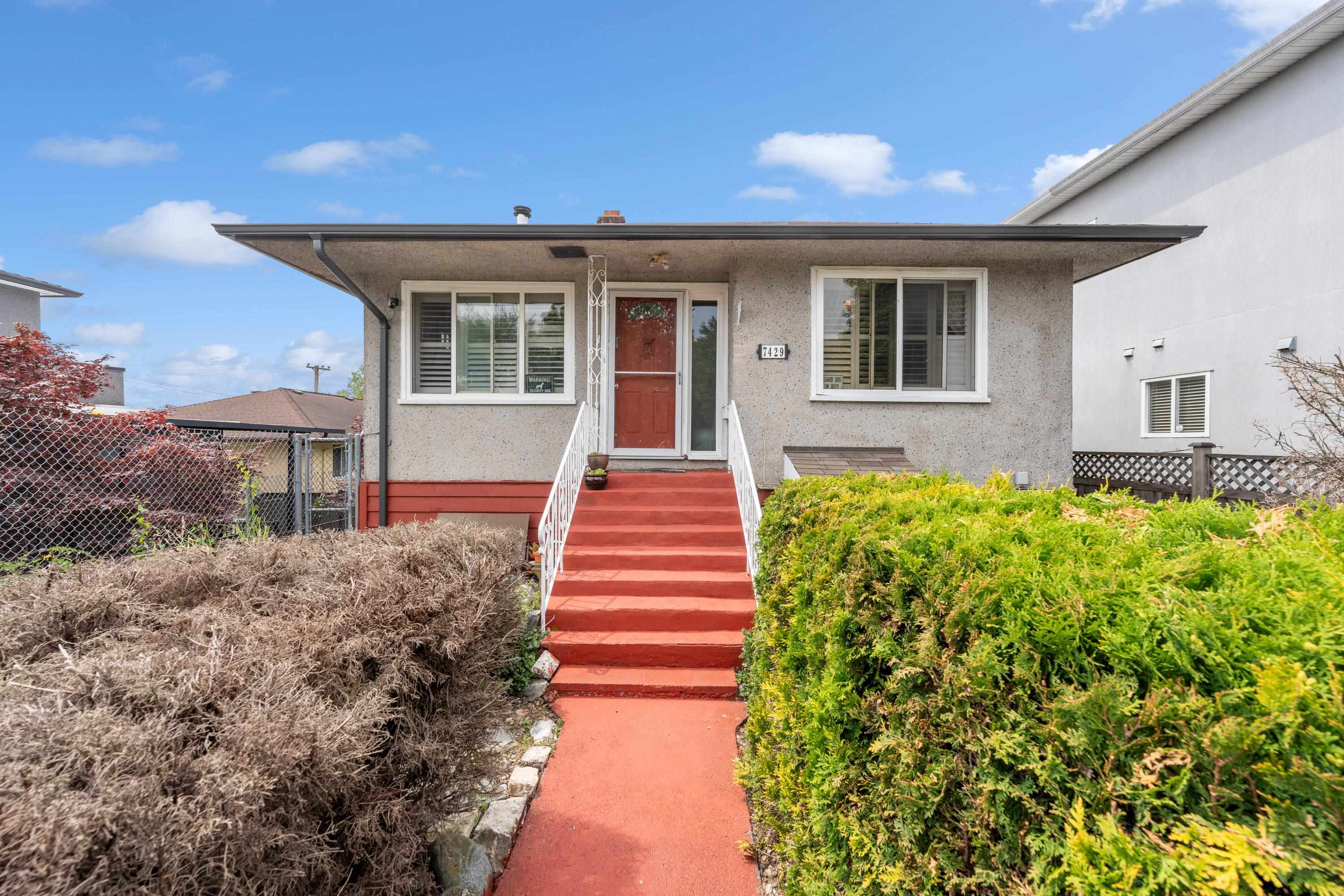 7429 Fraser Street, Vancouver, BC V5X 3W3