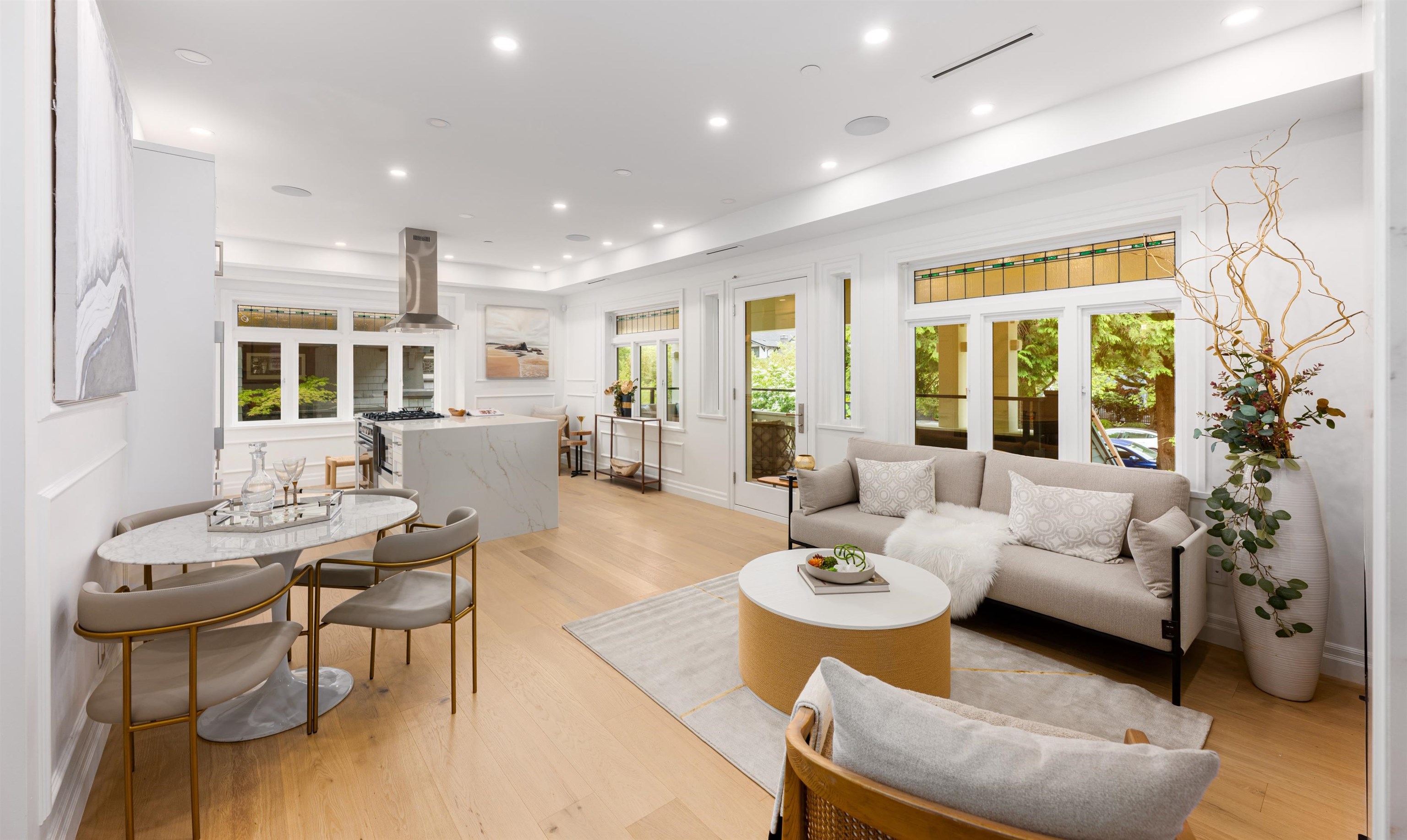 2014 W 15th Ave, Vancouver, BC V6J 2L5