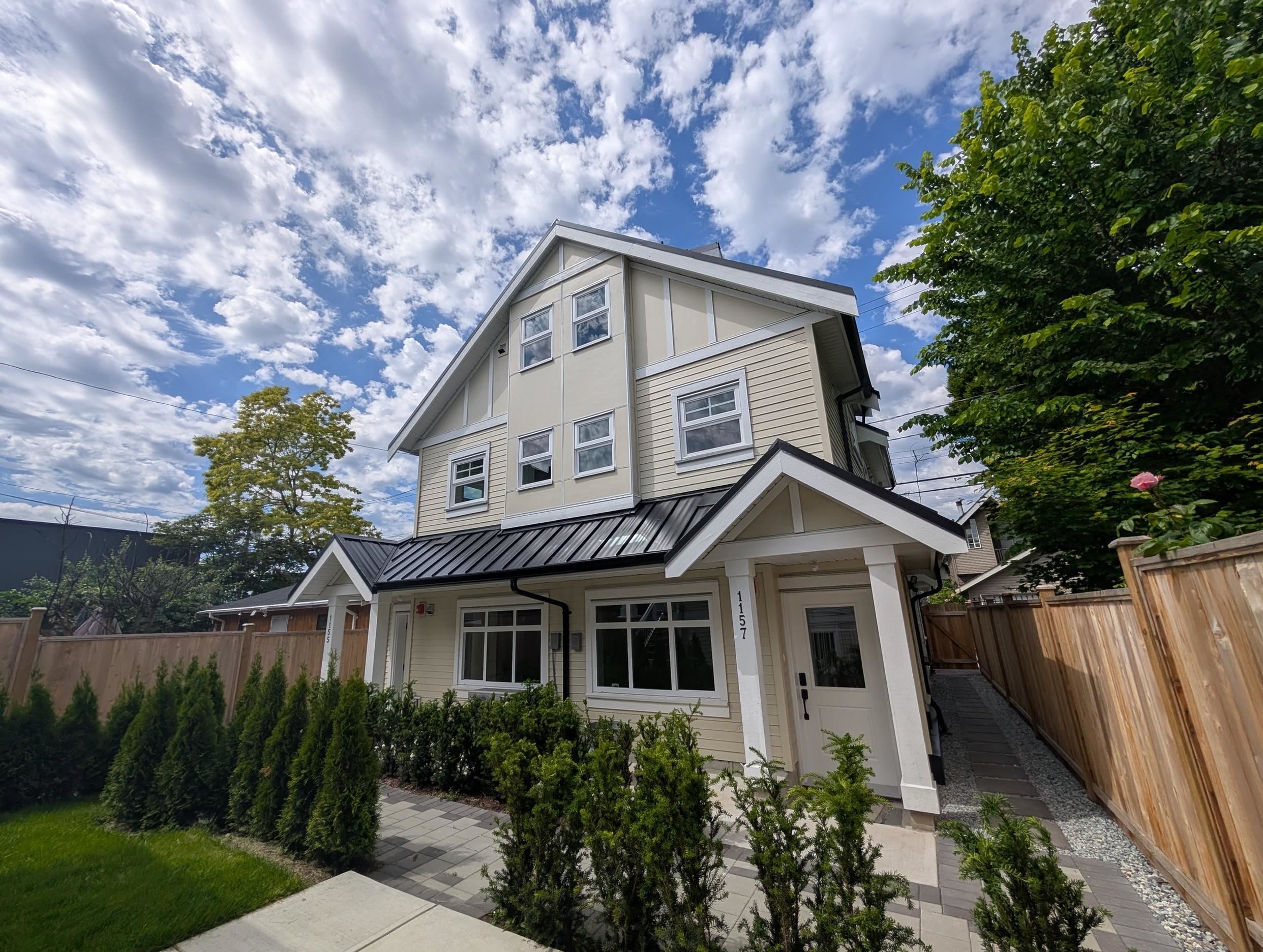 1157 Keefer Street, Vancouver, BC V6A 1Z2