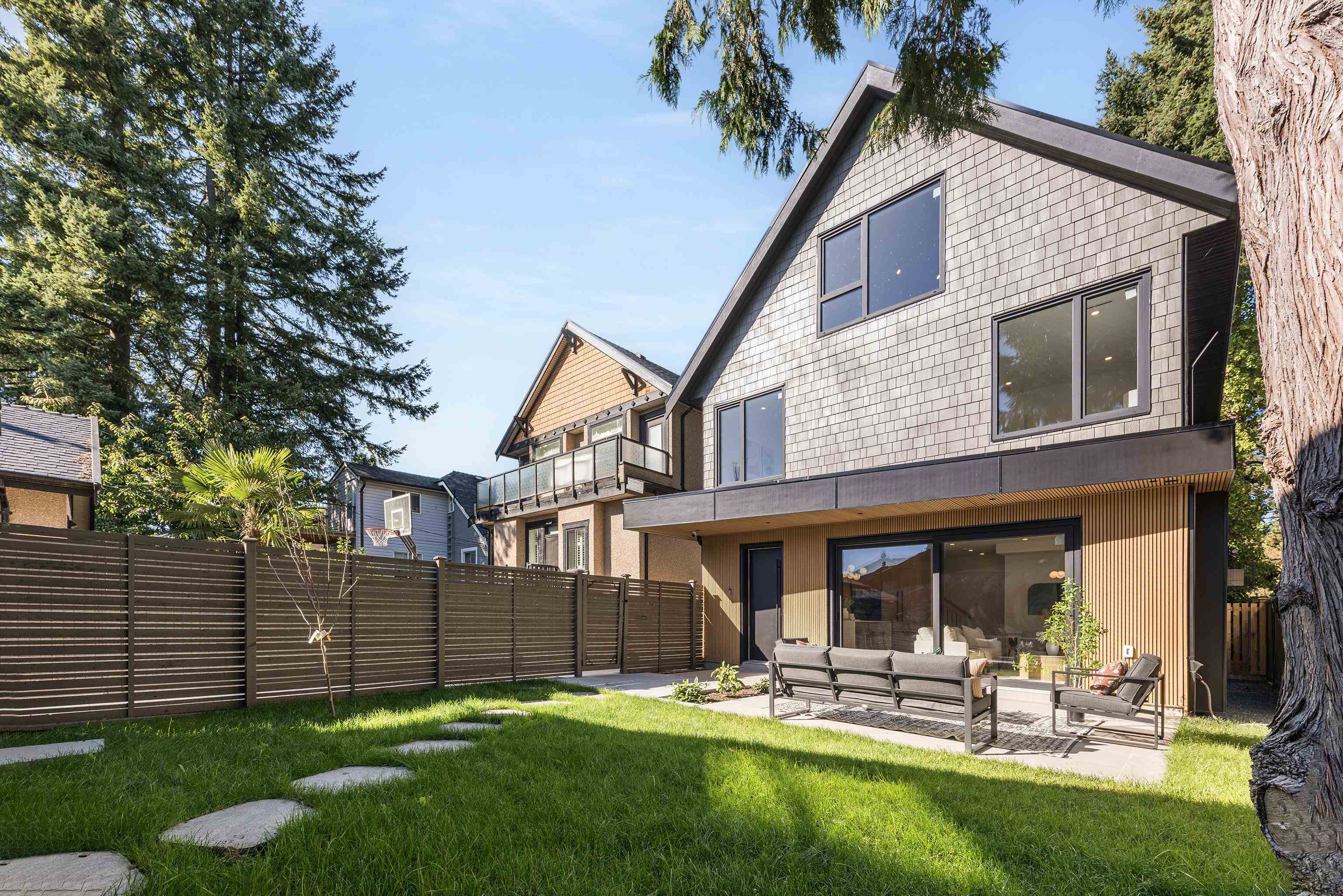 2626 West 41st Avenue #2, Vancouver, BC V6N 3C4