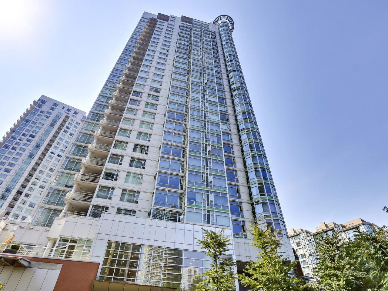 198 Aquarius Mews #1708, Vancouver, BC V6Z 2Y4