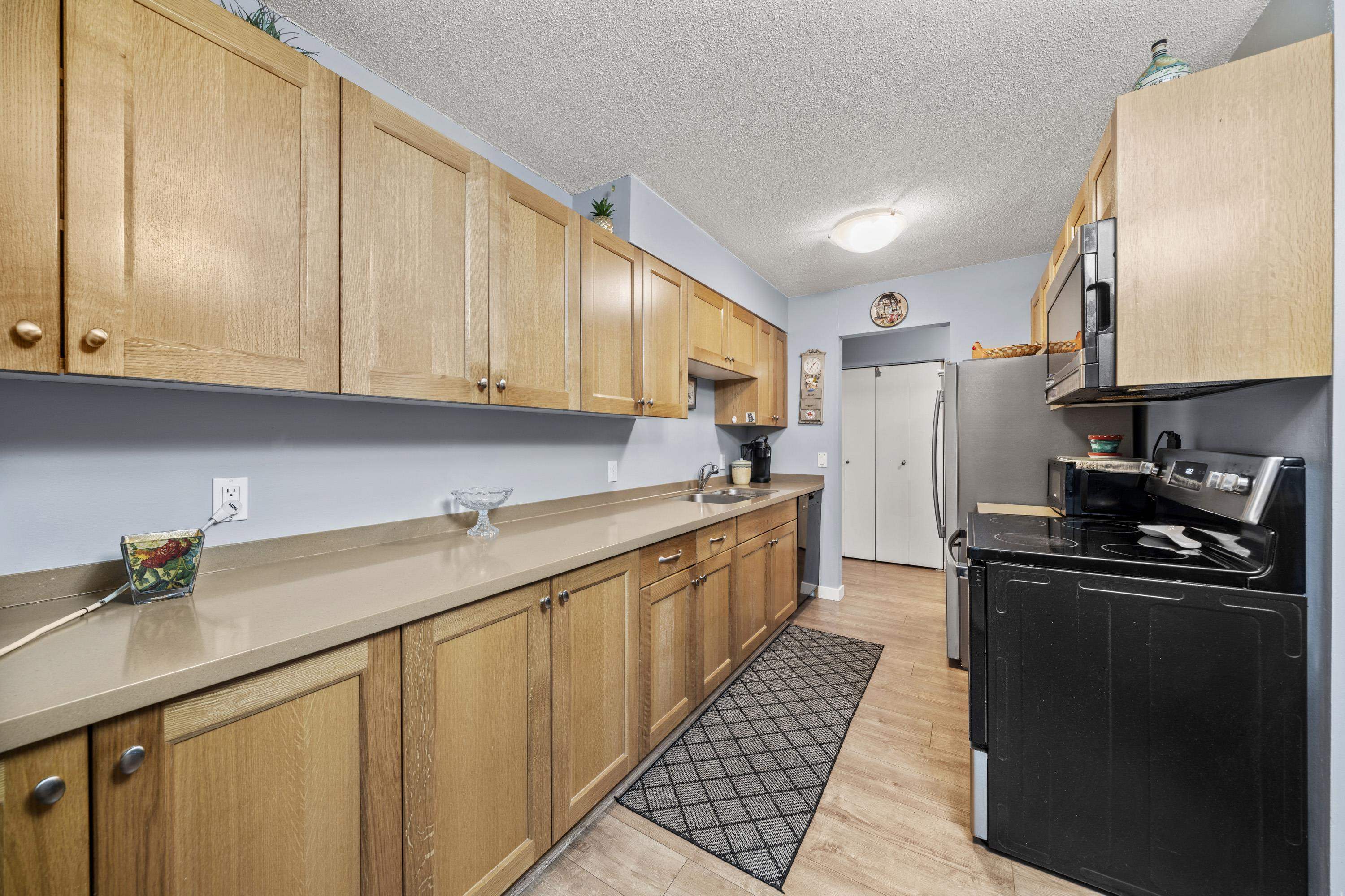 371 Ellesmere Avenue #302, Burnaby, BC V5B 3T1
