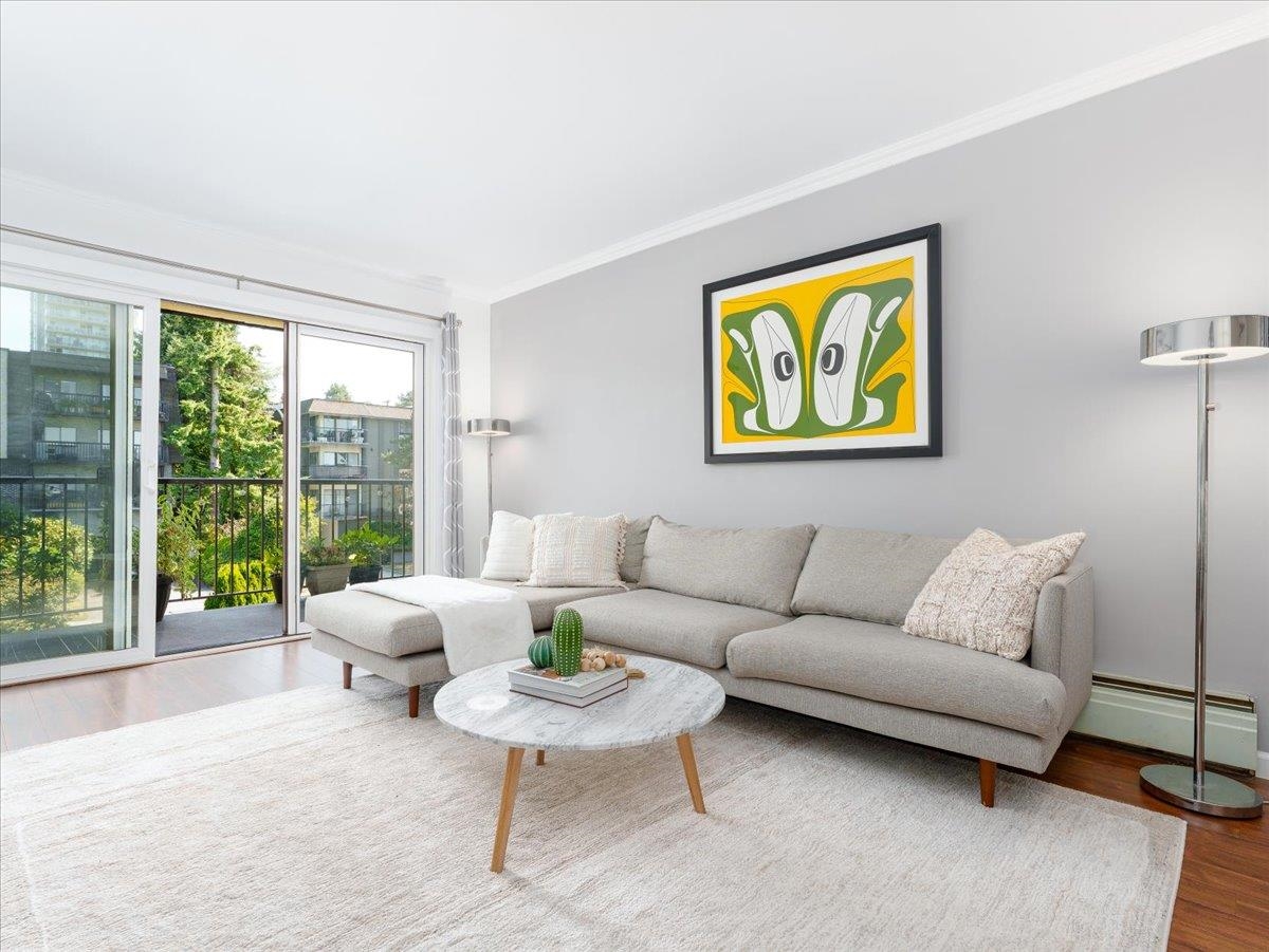 155 5th Street East #301, North Vancouver, BC V7L 1L3