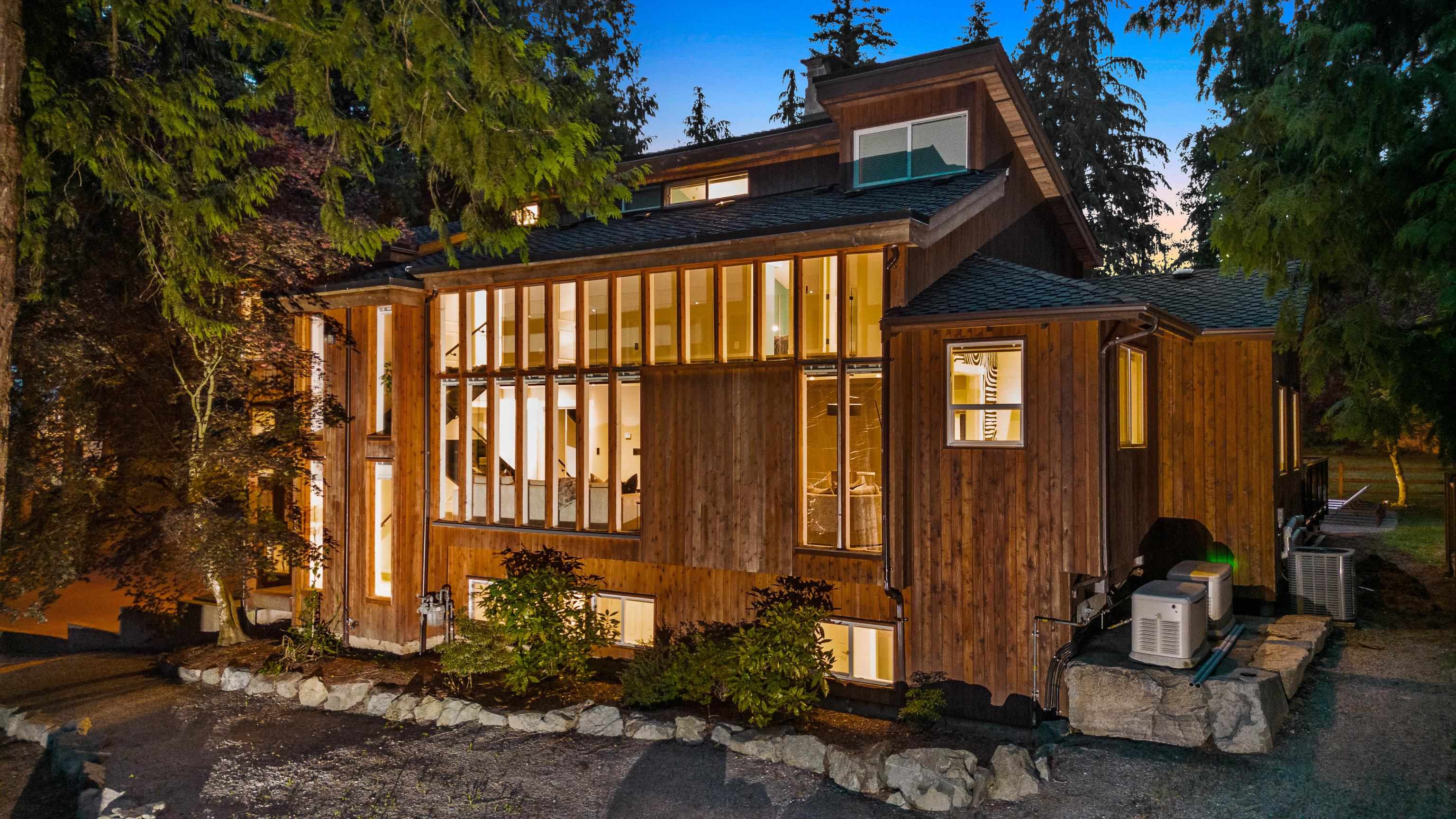 25011 Ferguson Avenue, Maple Ridge, BC V2W 1H4