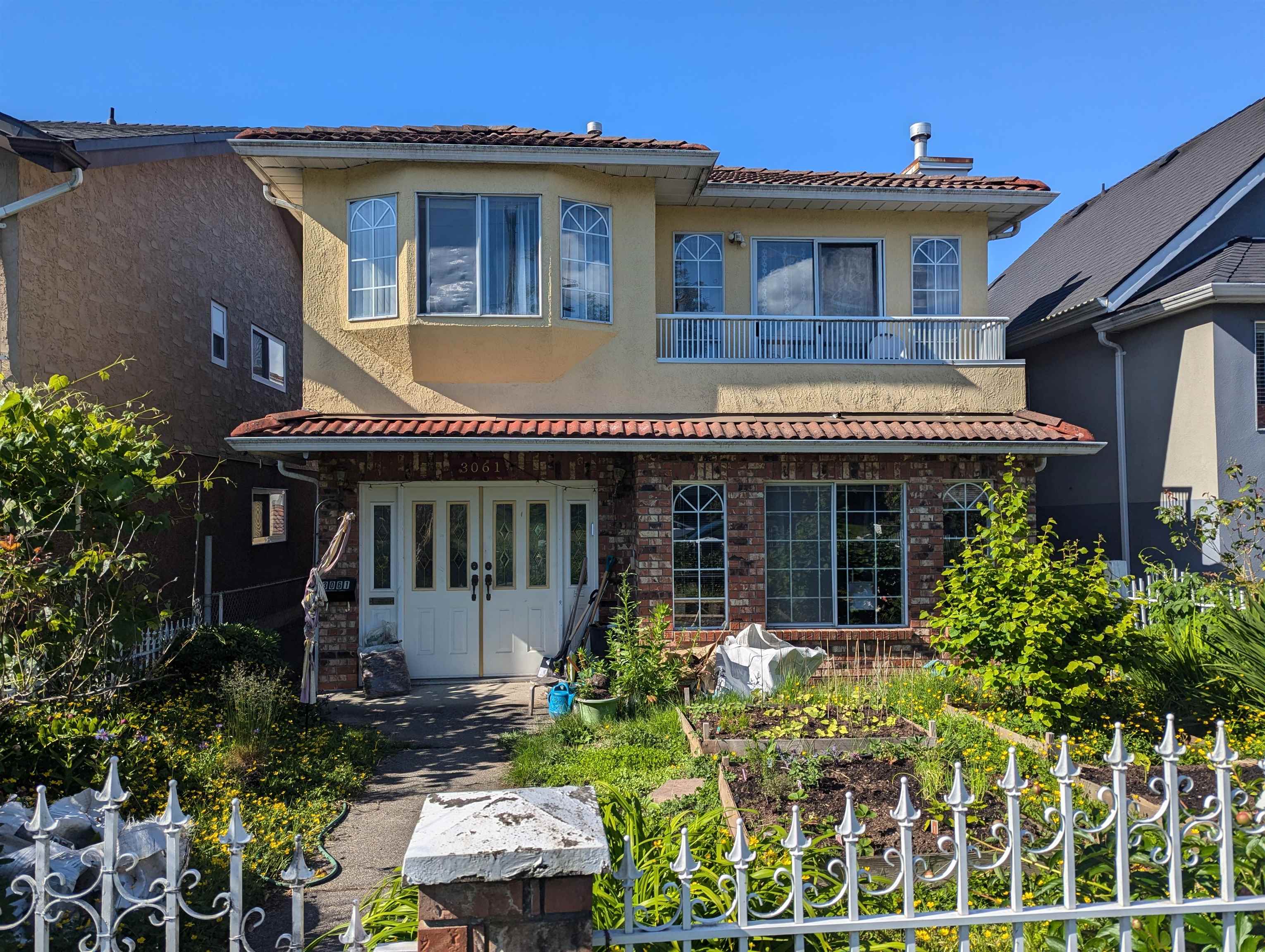 3061 Parker Street, Vancouver, BC V5K 2V1