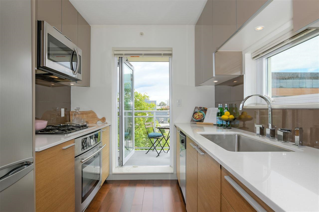 1808 West 3rd Avenue #307, Vancouver, BC V6J 0C4