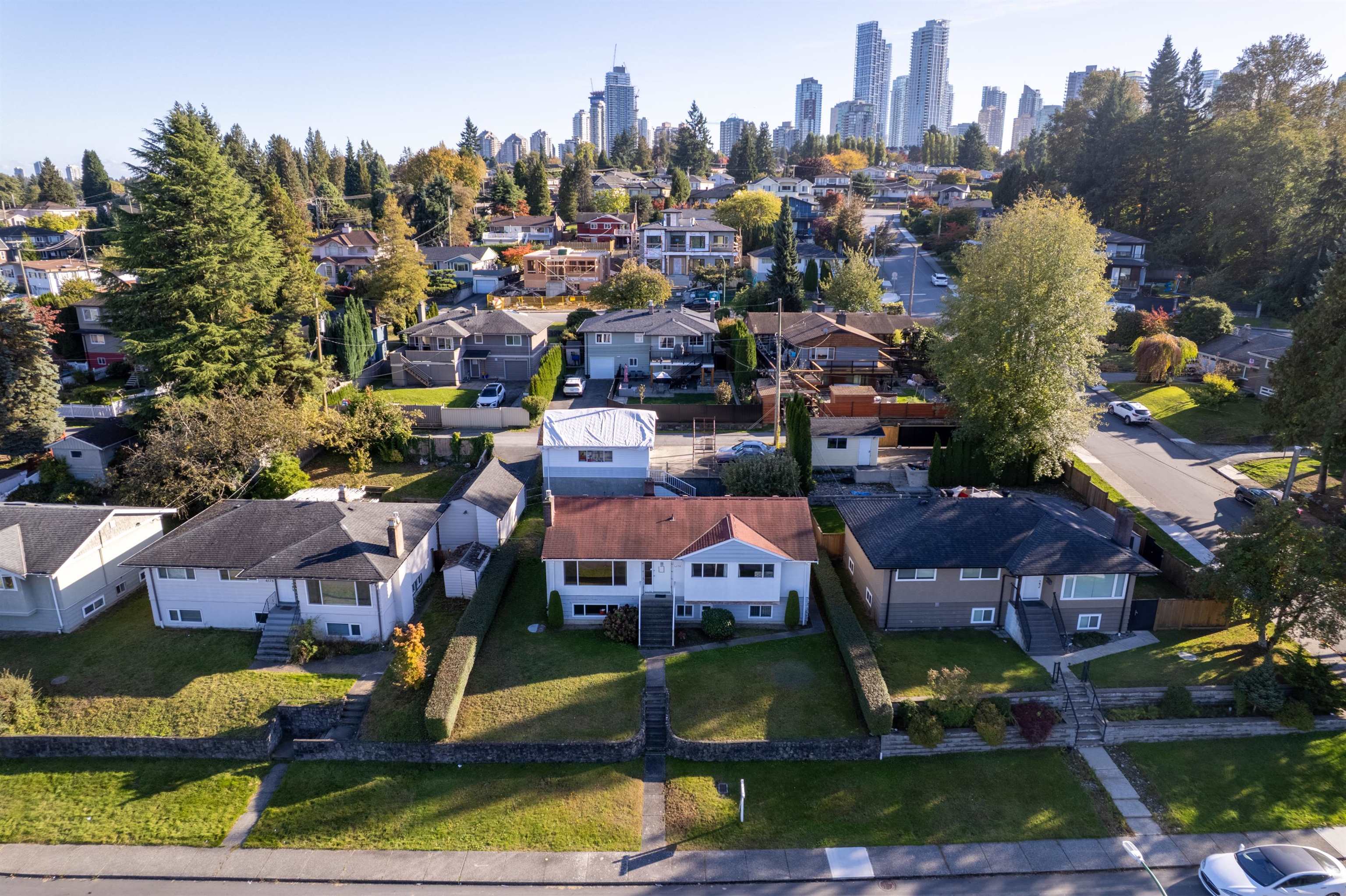 4370 4370 Briarwood Crescent, Burnaby, BC V5G 2M6