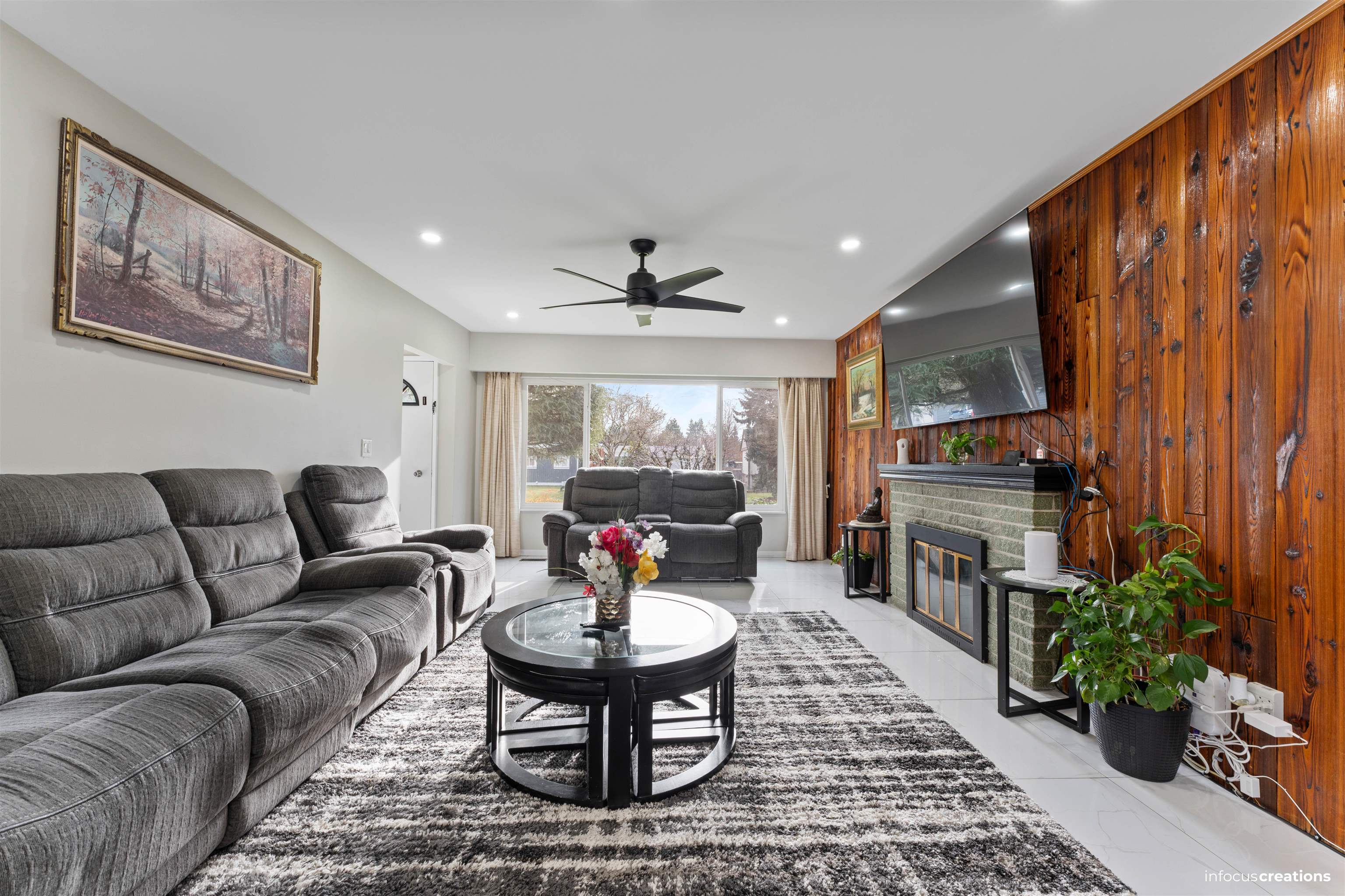 21957 Acadia Street, Maple Ridge, BC V2X 3B7