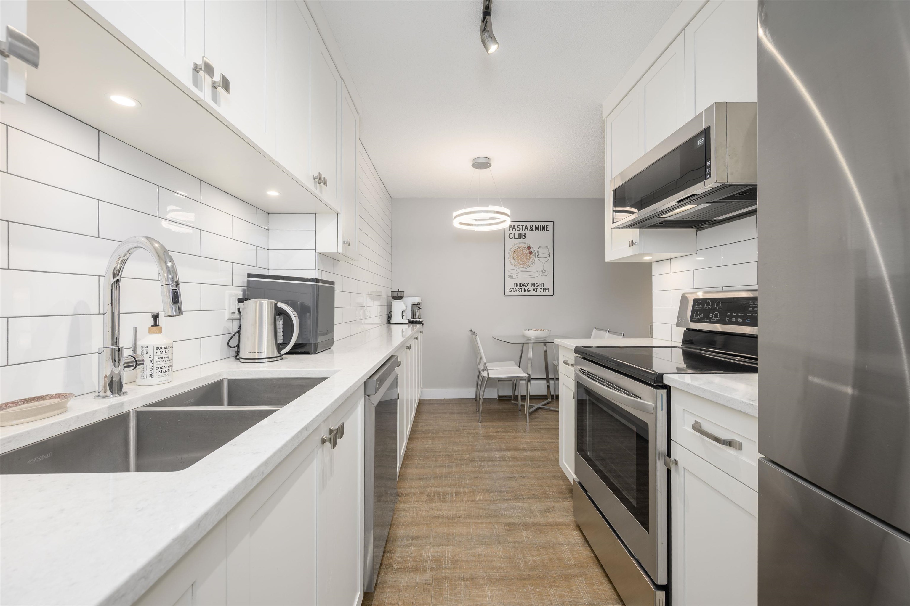 308 W 2nd Street, North Vancouver, BC V7M 1E1