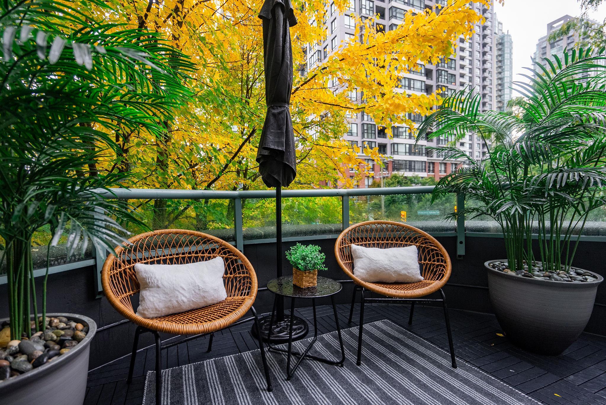 898 Hamilton Street, Vancouver, BC V6B 5W4