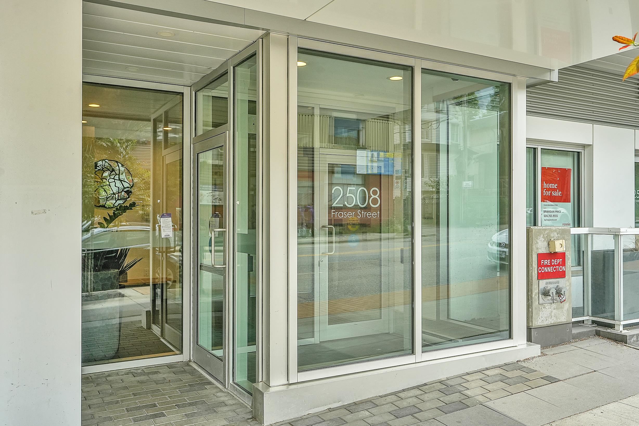 2508 Fraser Street #210, Vancouver, BC V5T 3V4