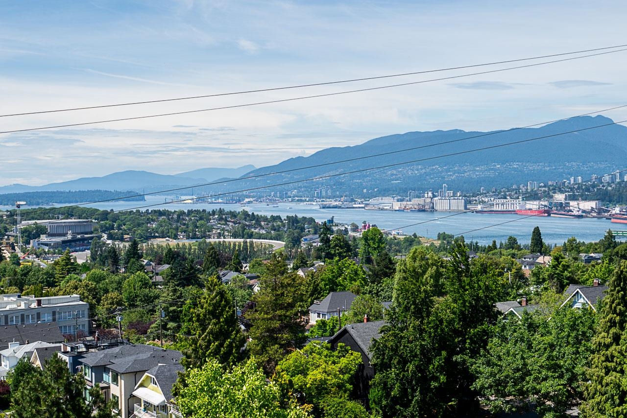 3740 Albert Street #902, Burnaby, BC V5C 5Y7