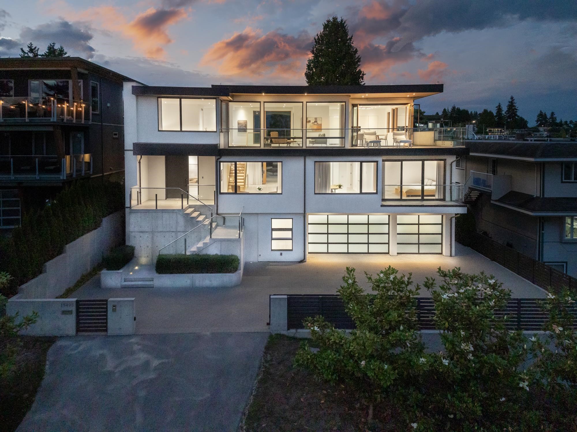 15493 Royal Avenue, White Rock, BC V4B 1N4