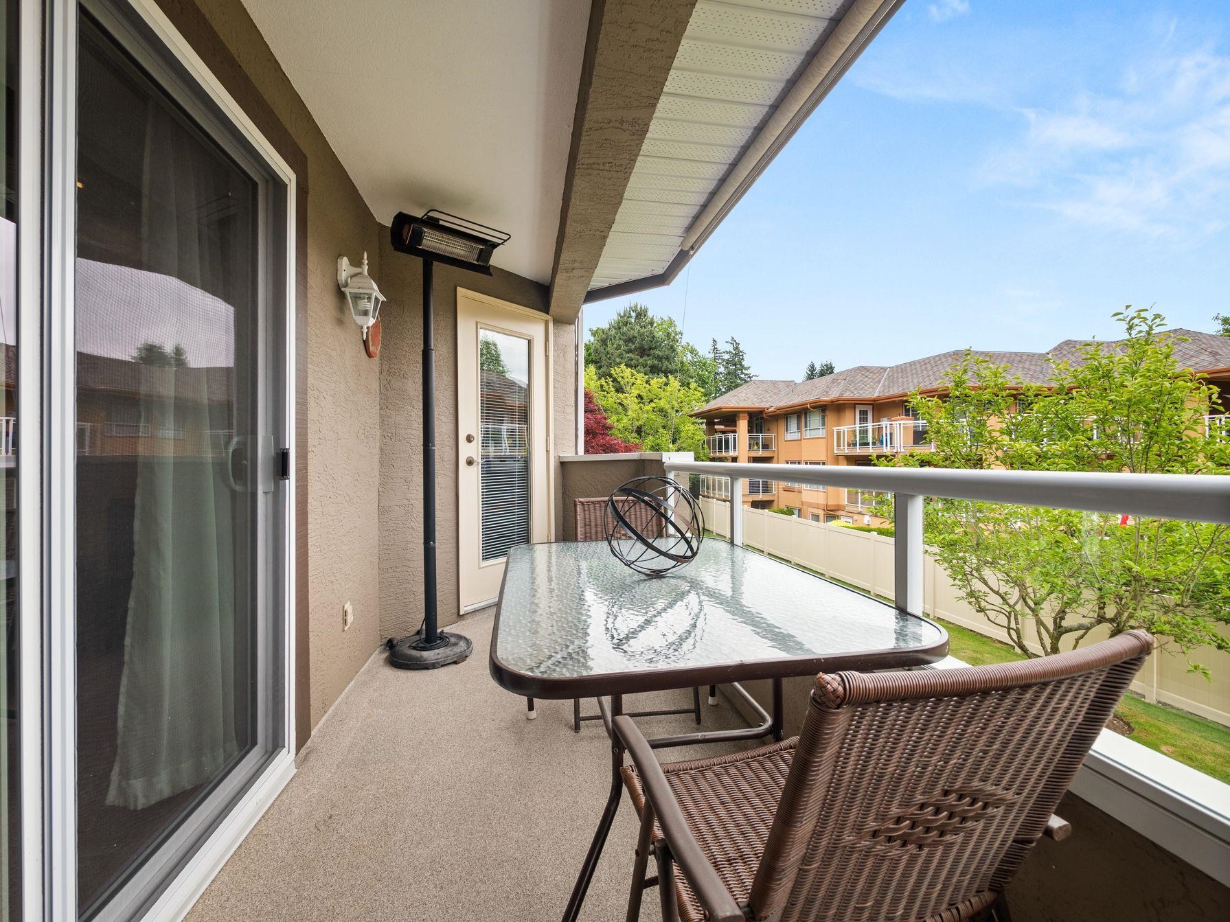 2239 152 Street #206, Surrey, BC V4A 4P1