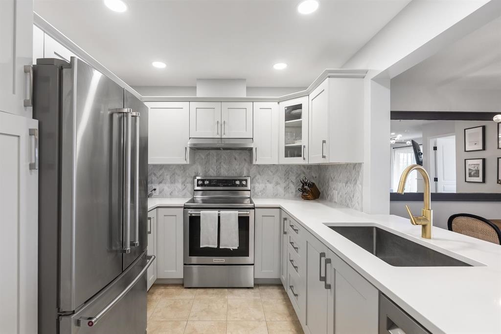 4770 52a Street #302, Delta, BC V4K 5B5