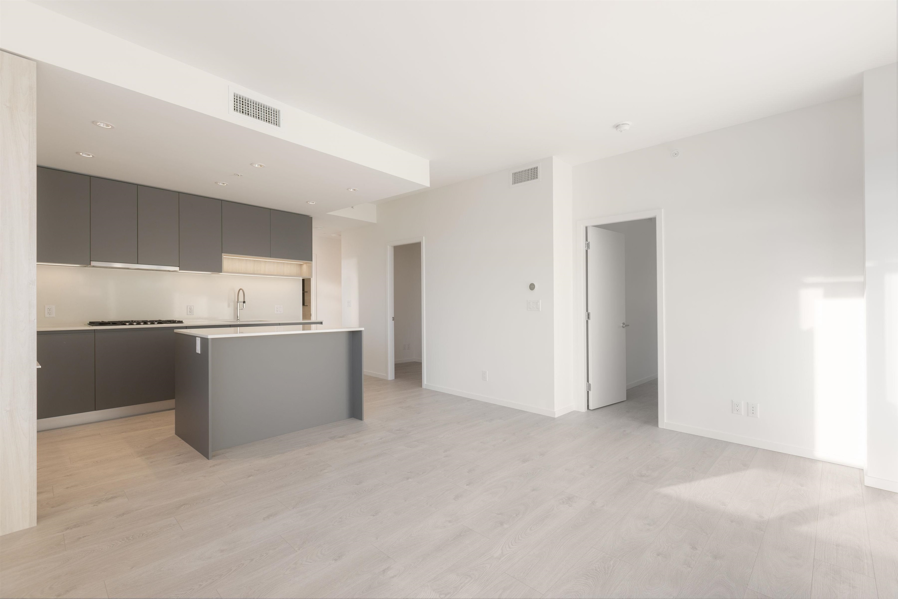 6500 Minoru Blvd #1206, Richmond, BC V6Y 0N2