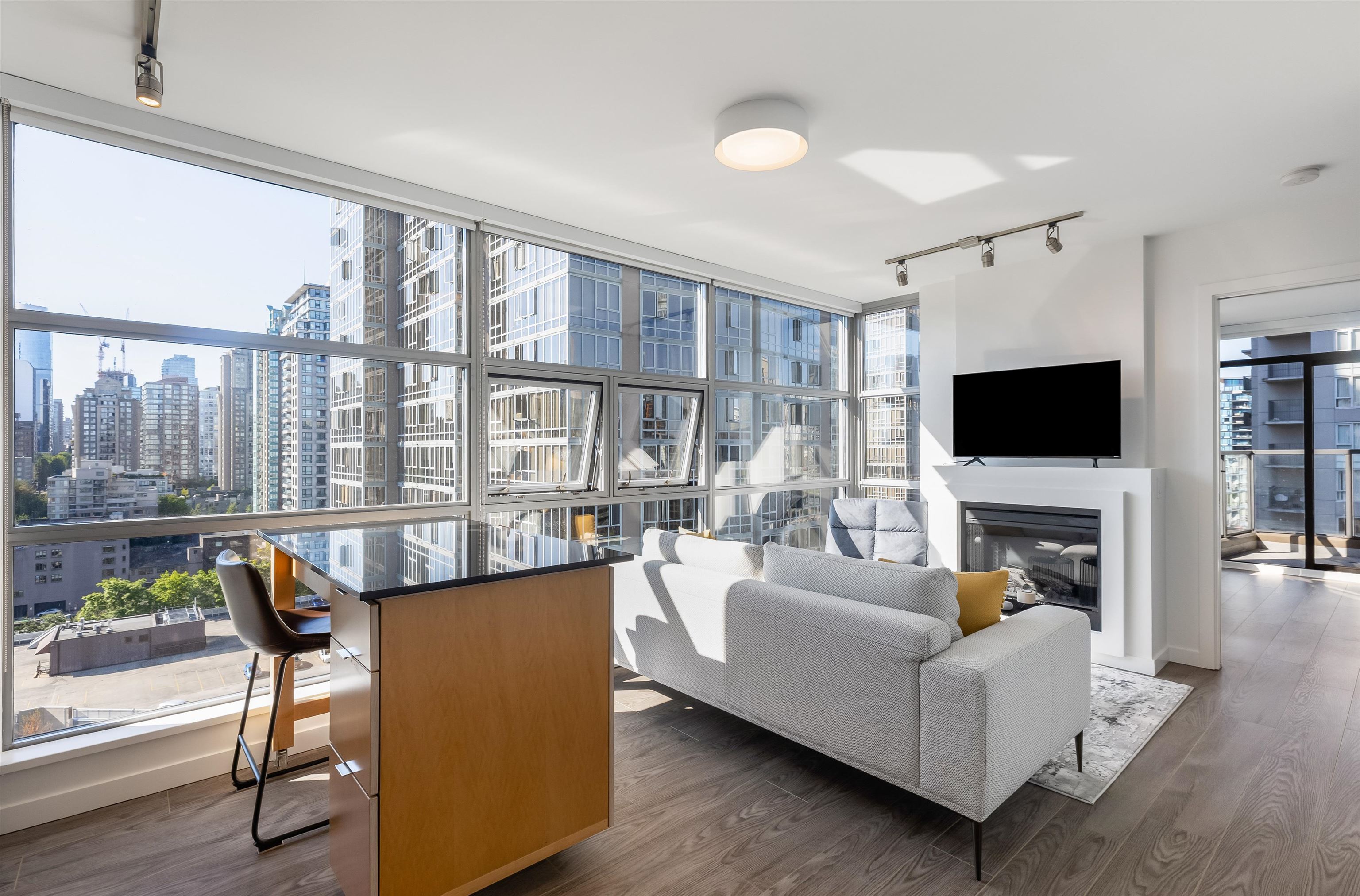 989 Beatty Street #1801, Vancouver, BC V6Z 3C2