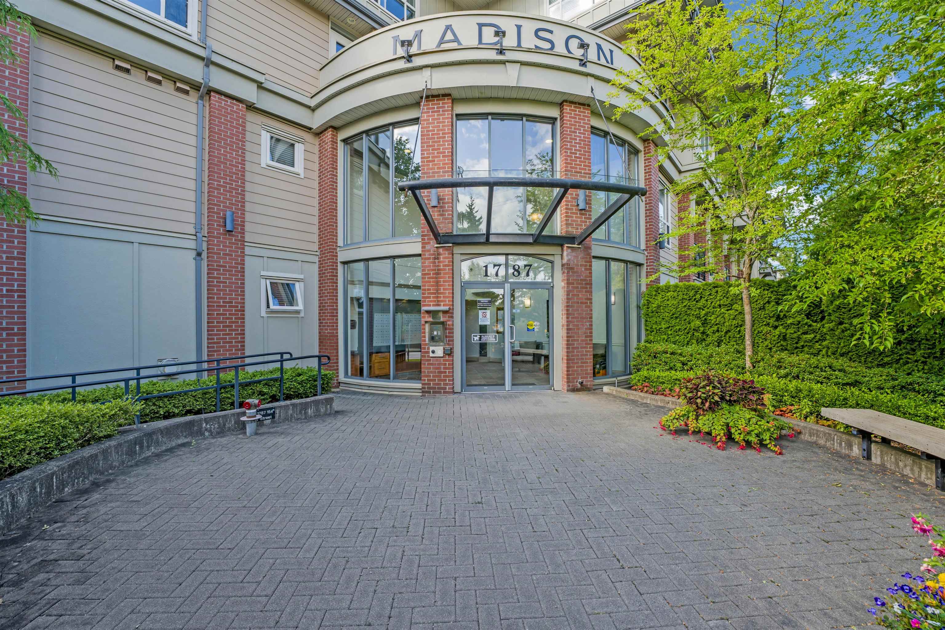 1787 154 Street #203, Surrey, BC V4A 4S1
