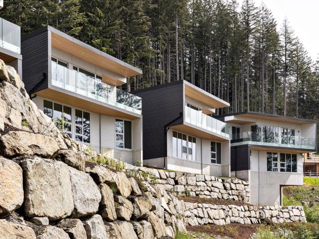 3318 Chippendale Road, West Vancouver, BC V7S 0B7