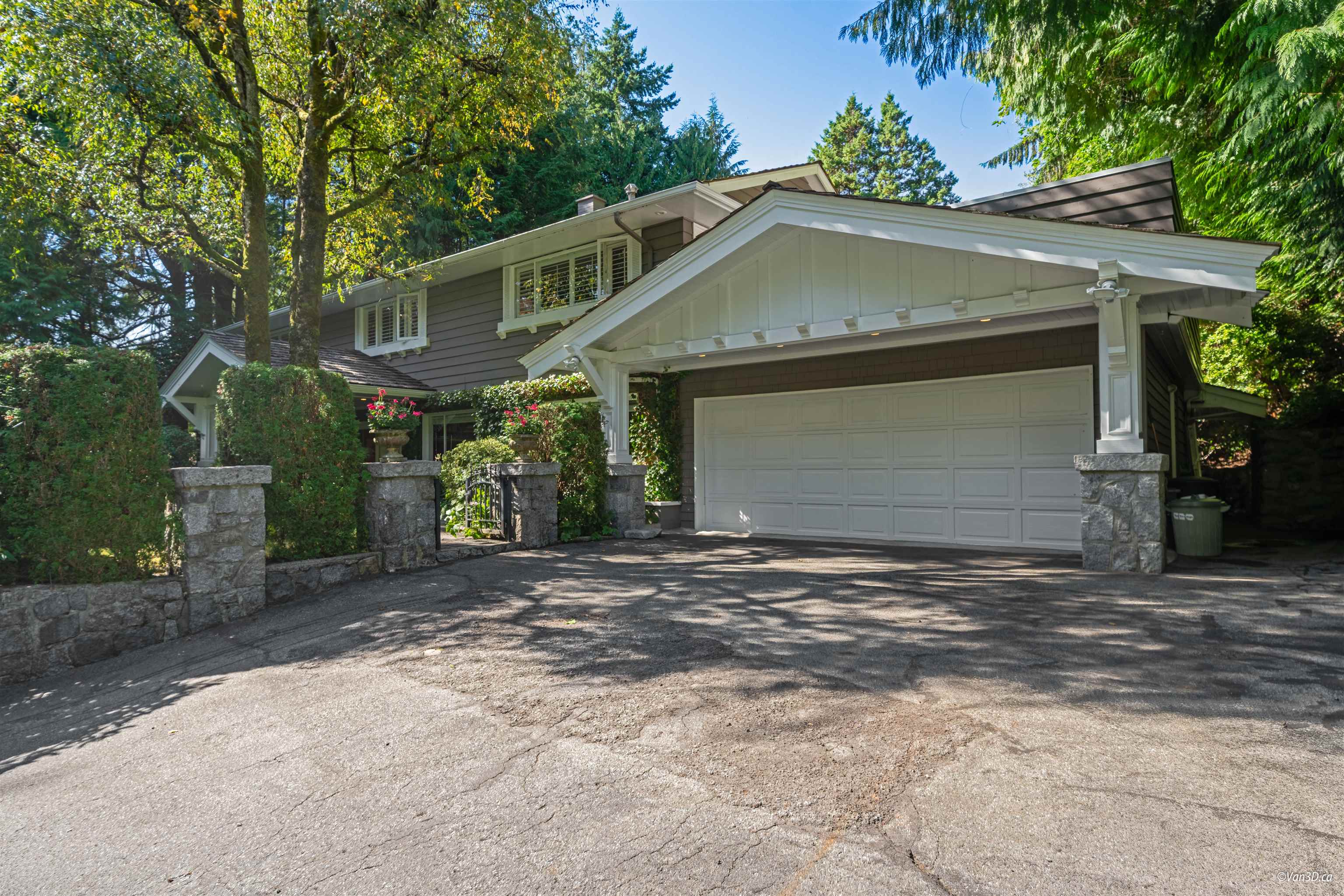 485 Southborough Drive, West Vancouver, BC V7S 1M4