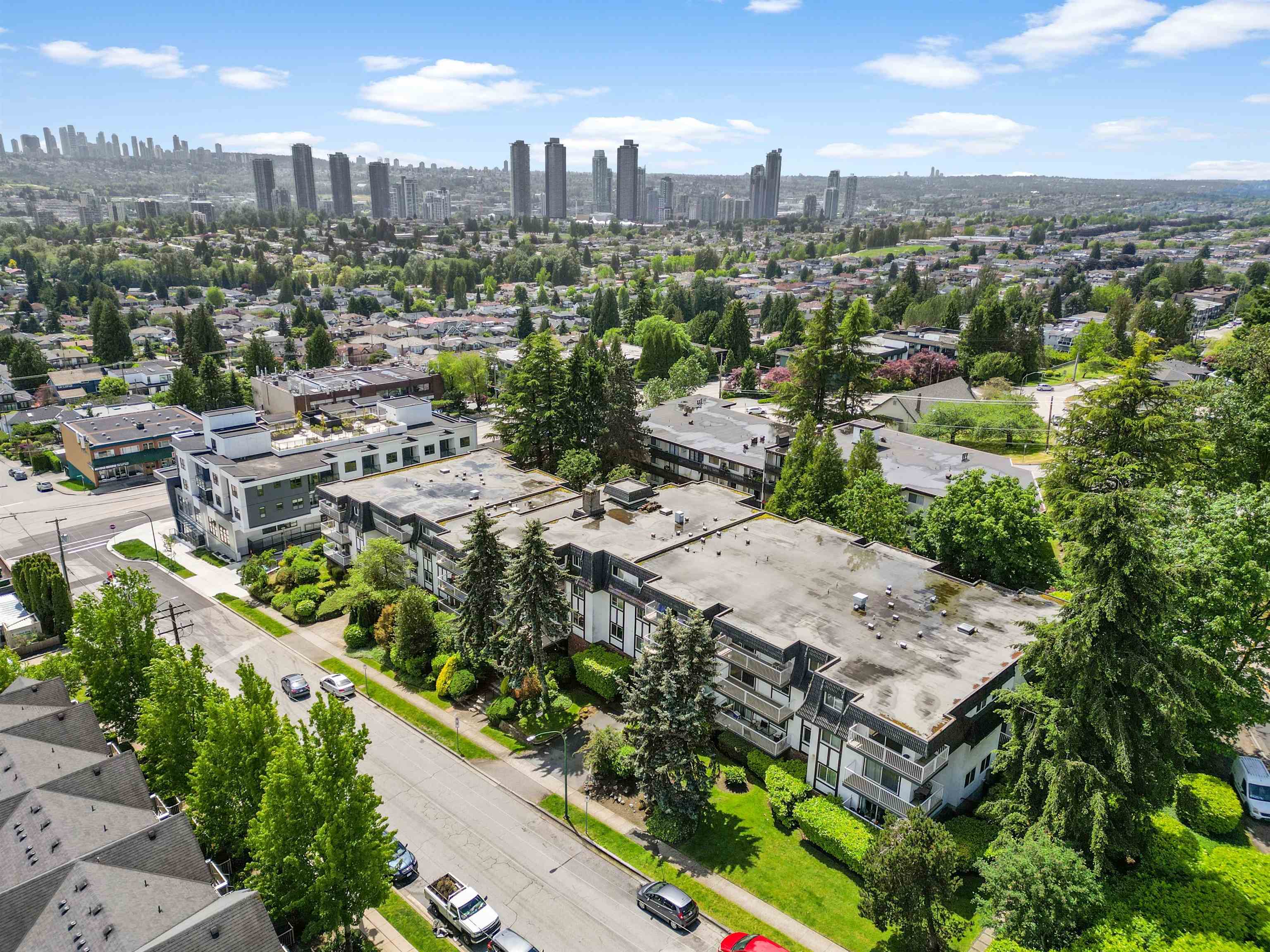 371 Ellesmere Avenue #302, Burnaby, BC V5B 3T1