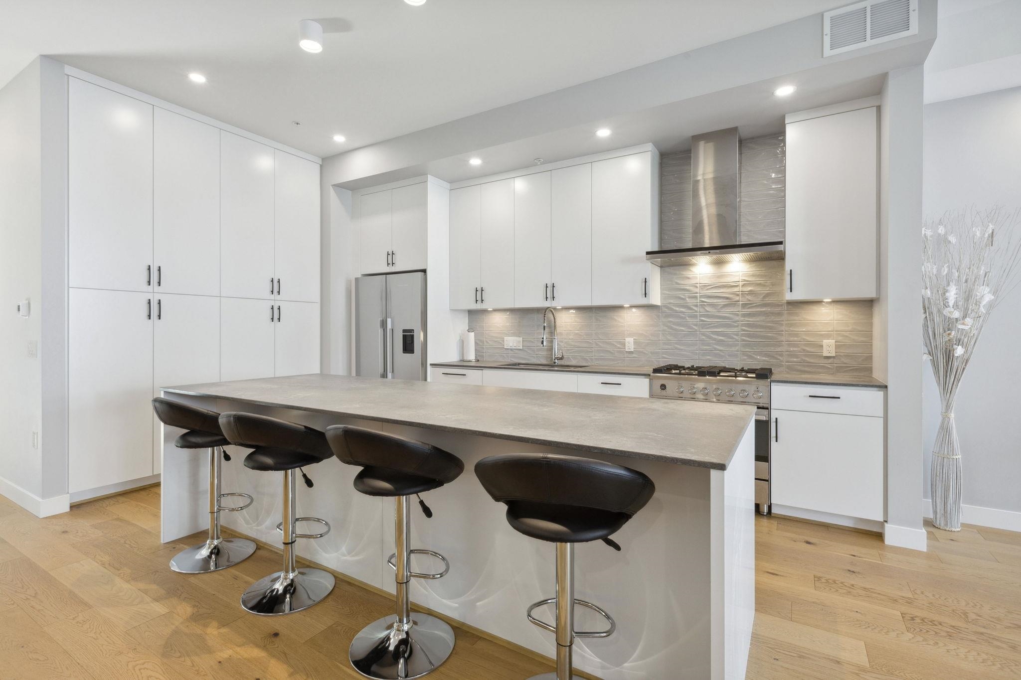 4684 Capilano Road, North Vancouver, BC V7R 4K3